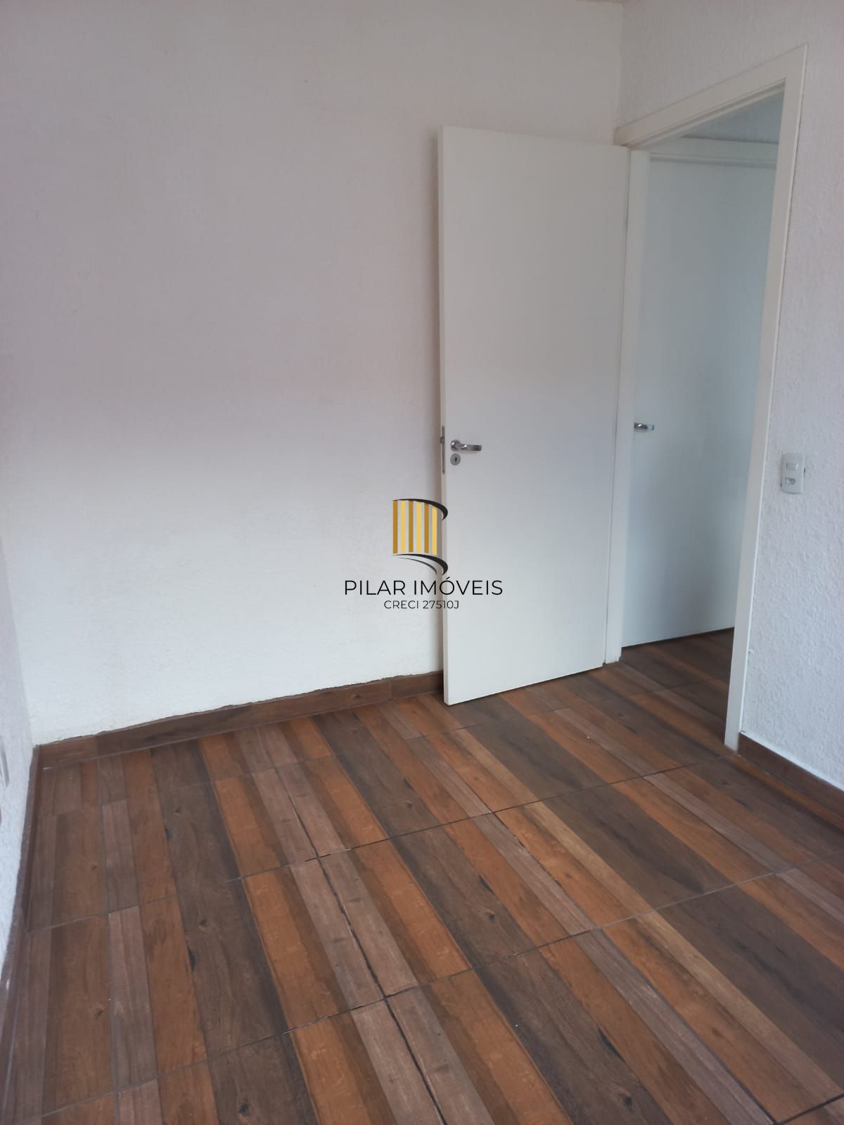 Apartamento no bairro Hípica - 2 dormitórios