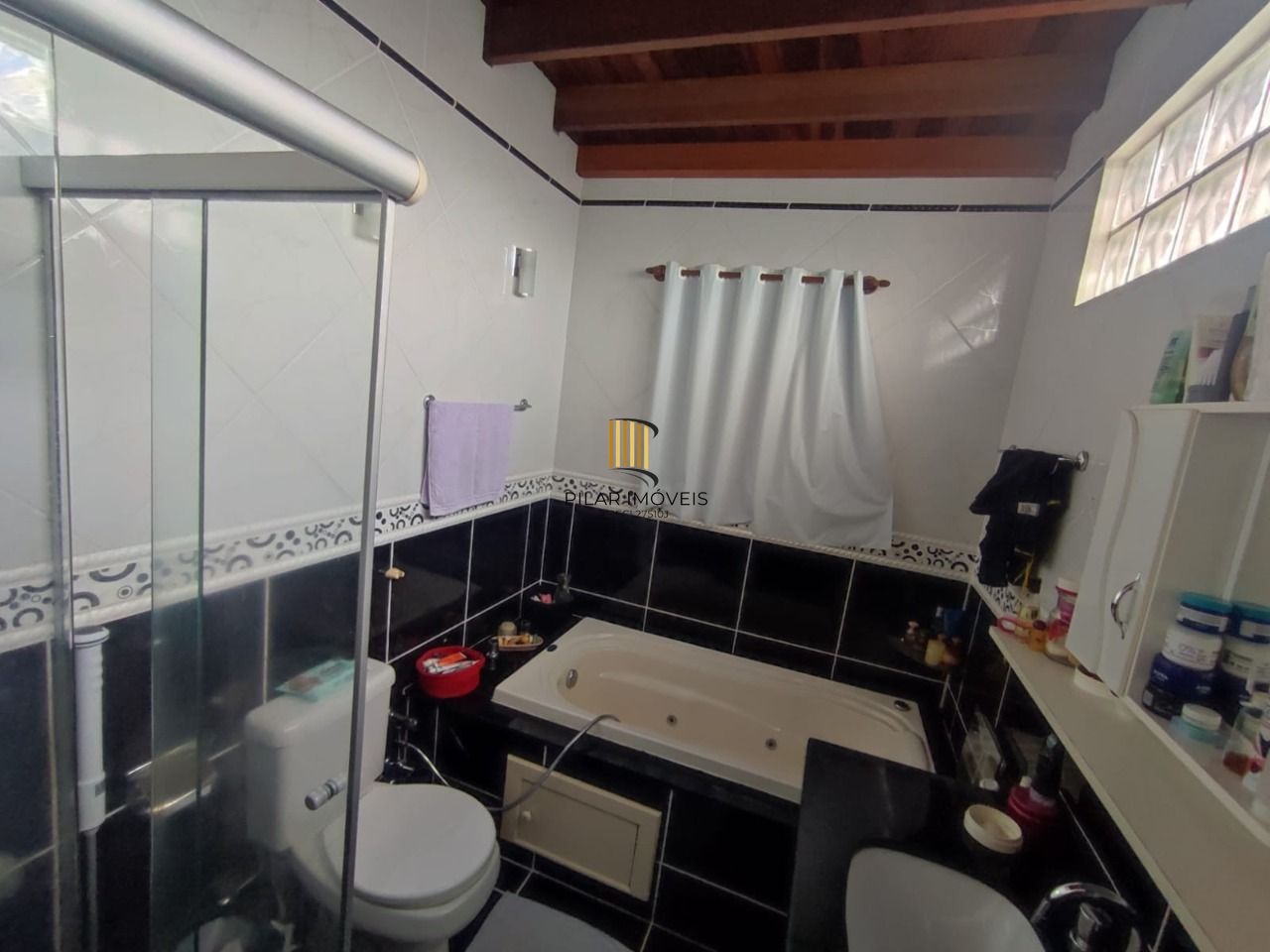 Casa no bairro Hipica - 3 dormitórios