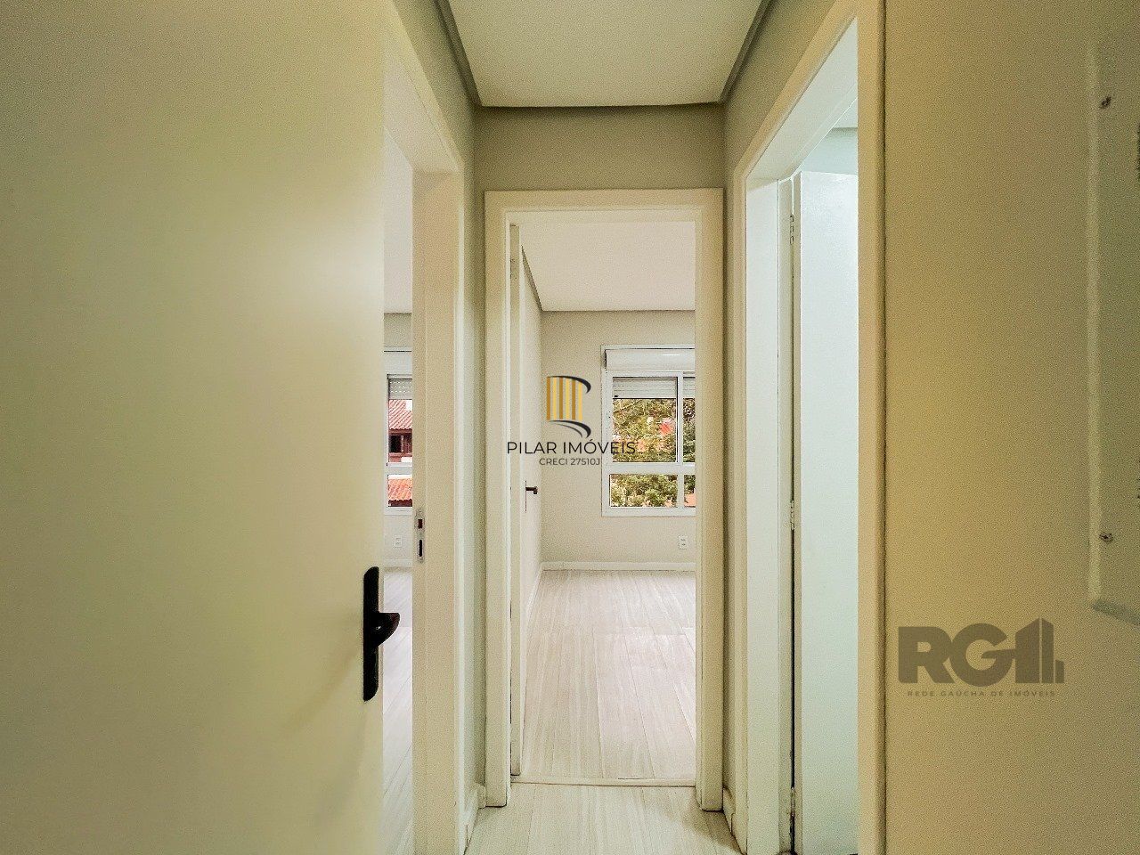 Casa em Condomínio no bairro Pedra Redonda - 5 dormitórios