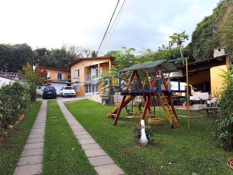 Casa com 4 dormitórios no bairro Vila Nova