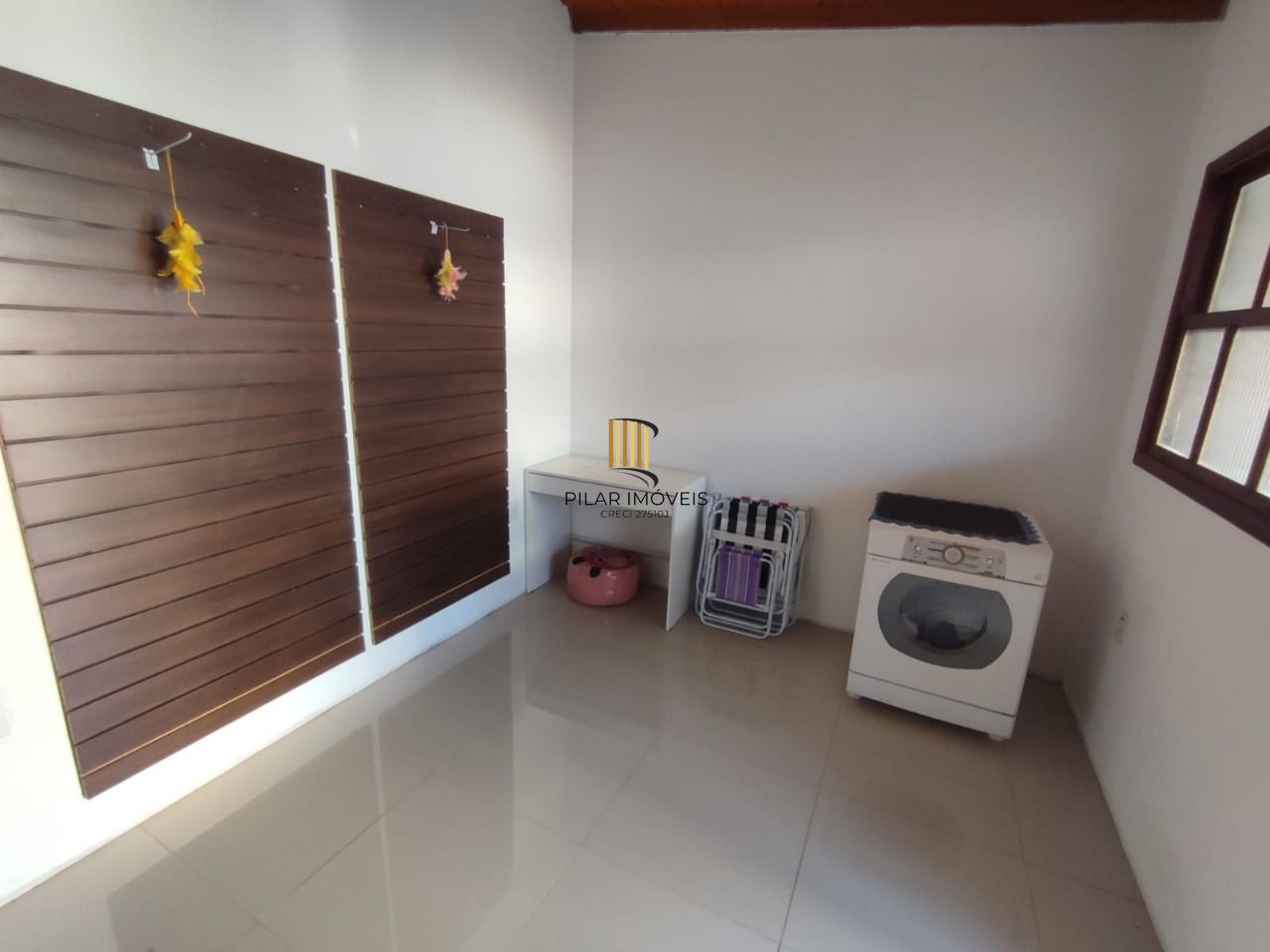 Sobrado de 3 pisos localizado no bairro Hipica - 3 Dormitórios