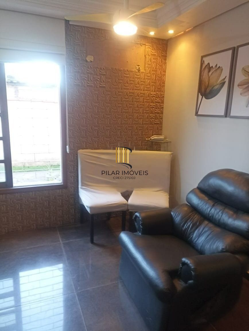 Casa no bairro Camaquã - 3 dormitórios