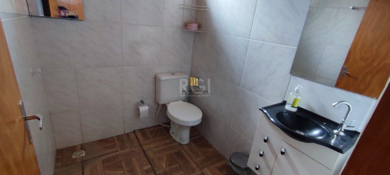 Casa com Piscina no bairro Lami