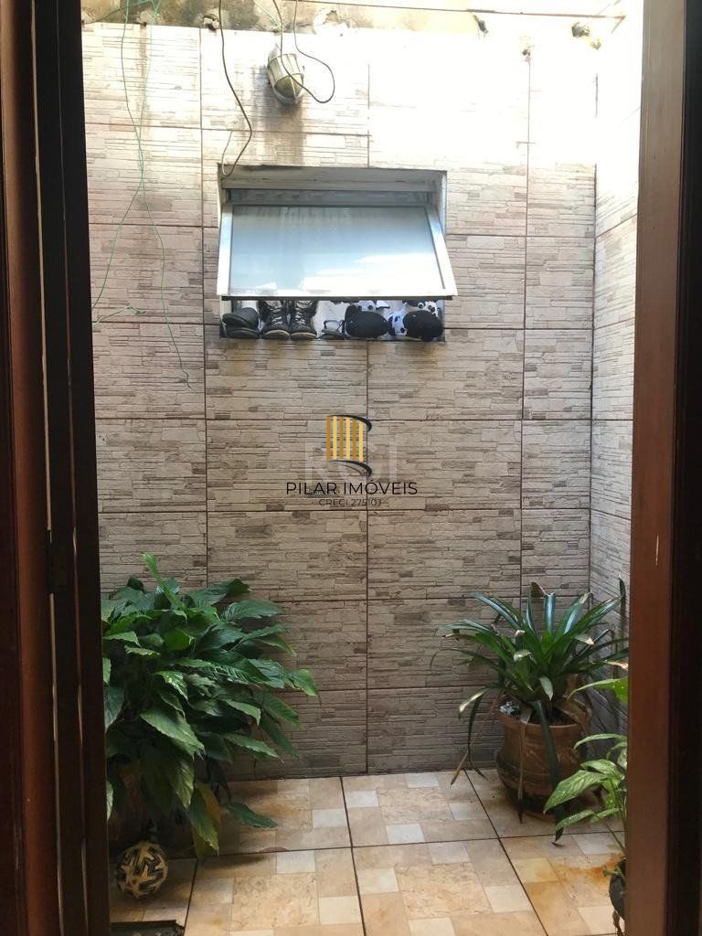 Casa no Bairro Restinga - 3 Dormitórios