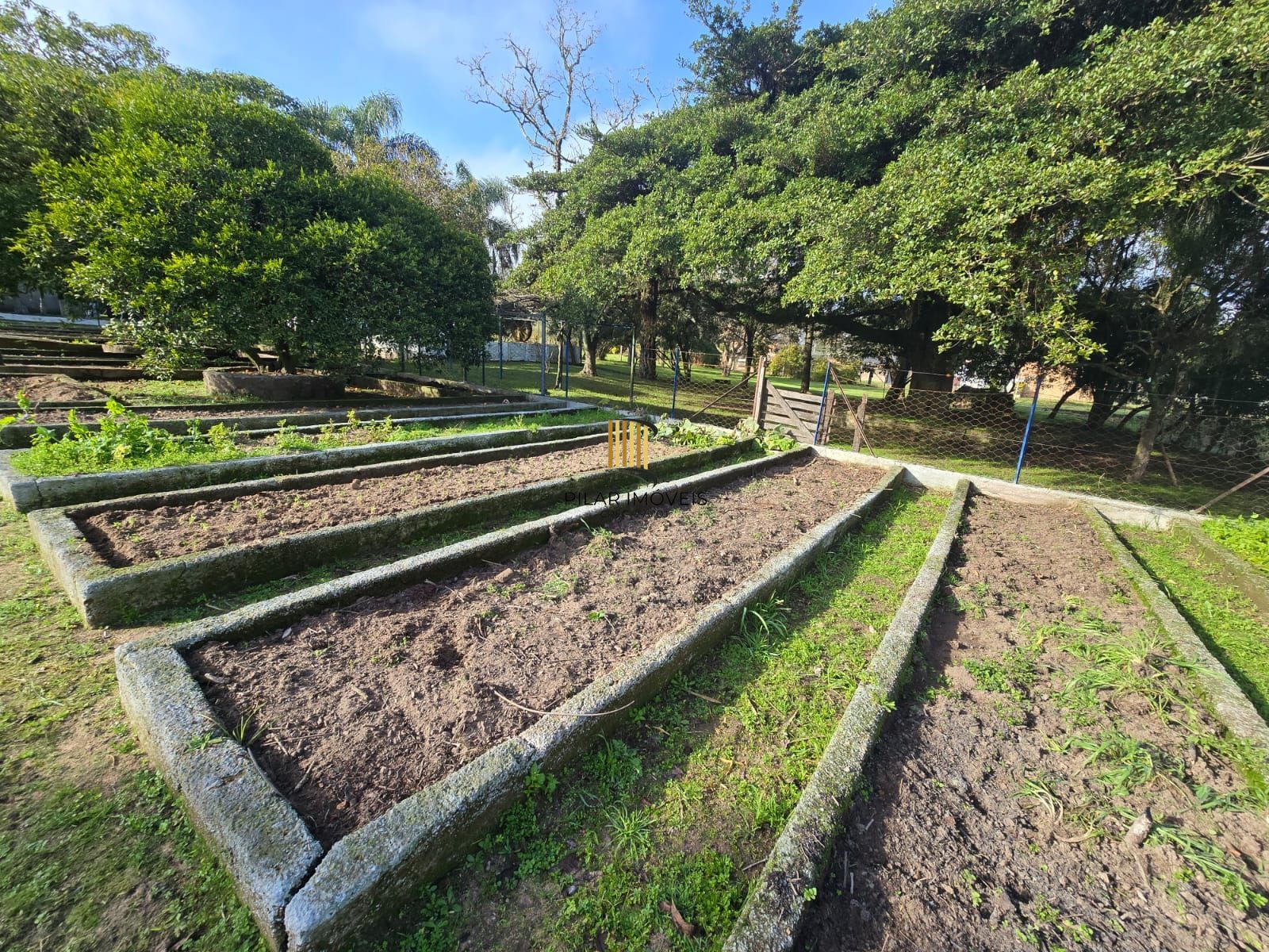 Sitio na Restinga com 2 casas e ótima oportunidade para investimento
