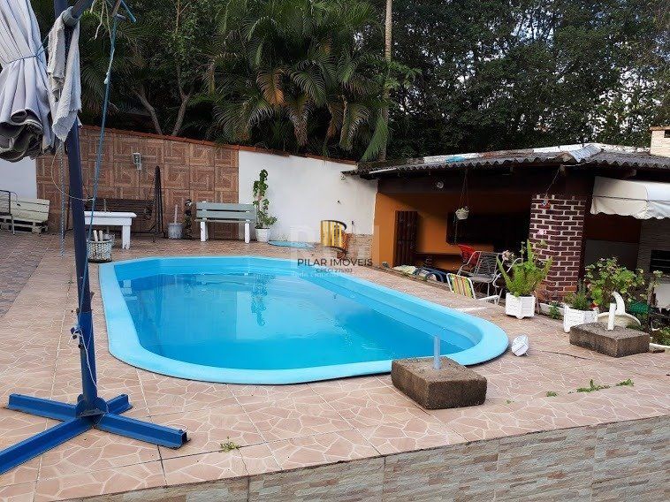 Casa com 4 dormitórios no bairro Vila Nova