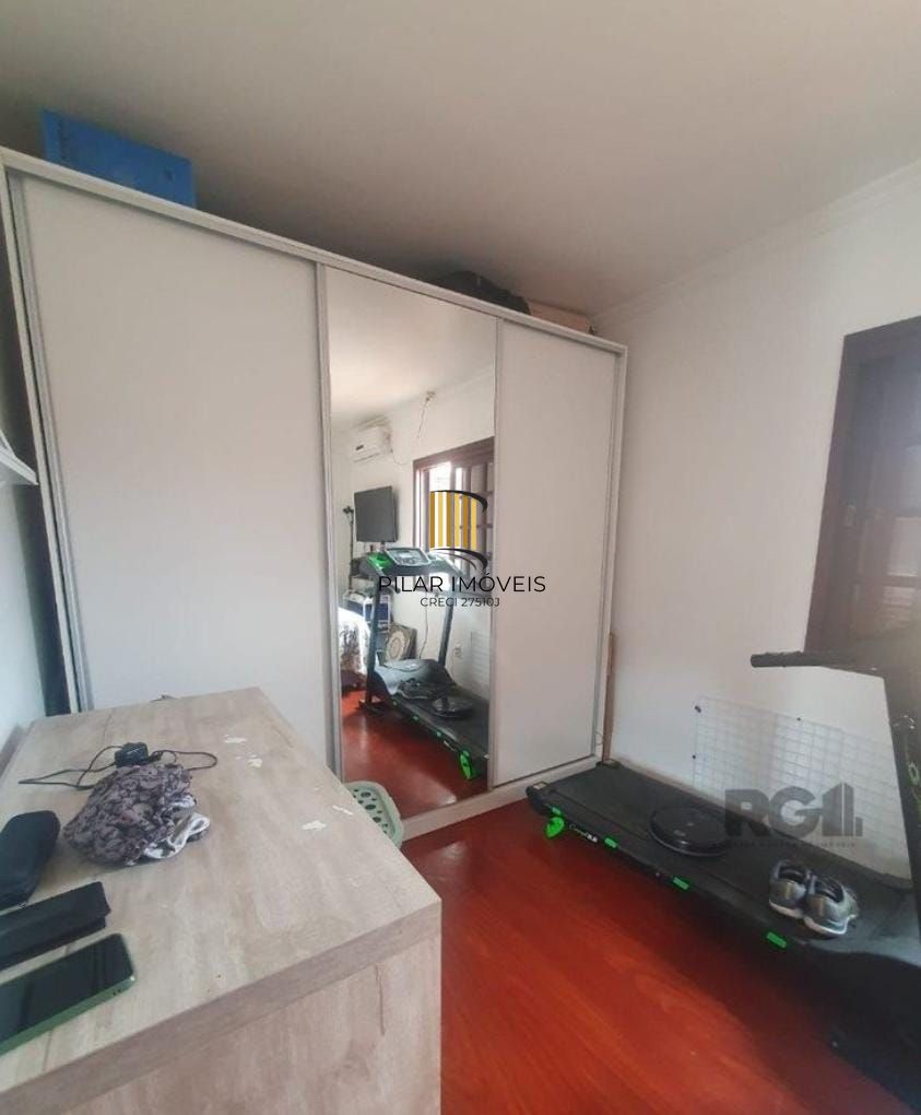 Casa em condomínio - 3 dormitórios
