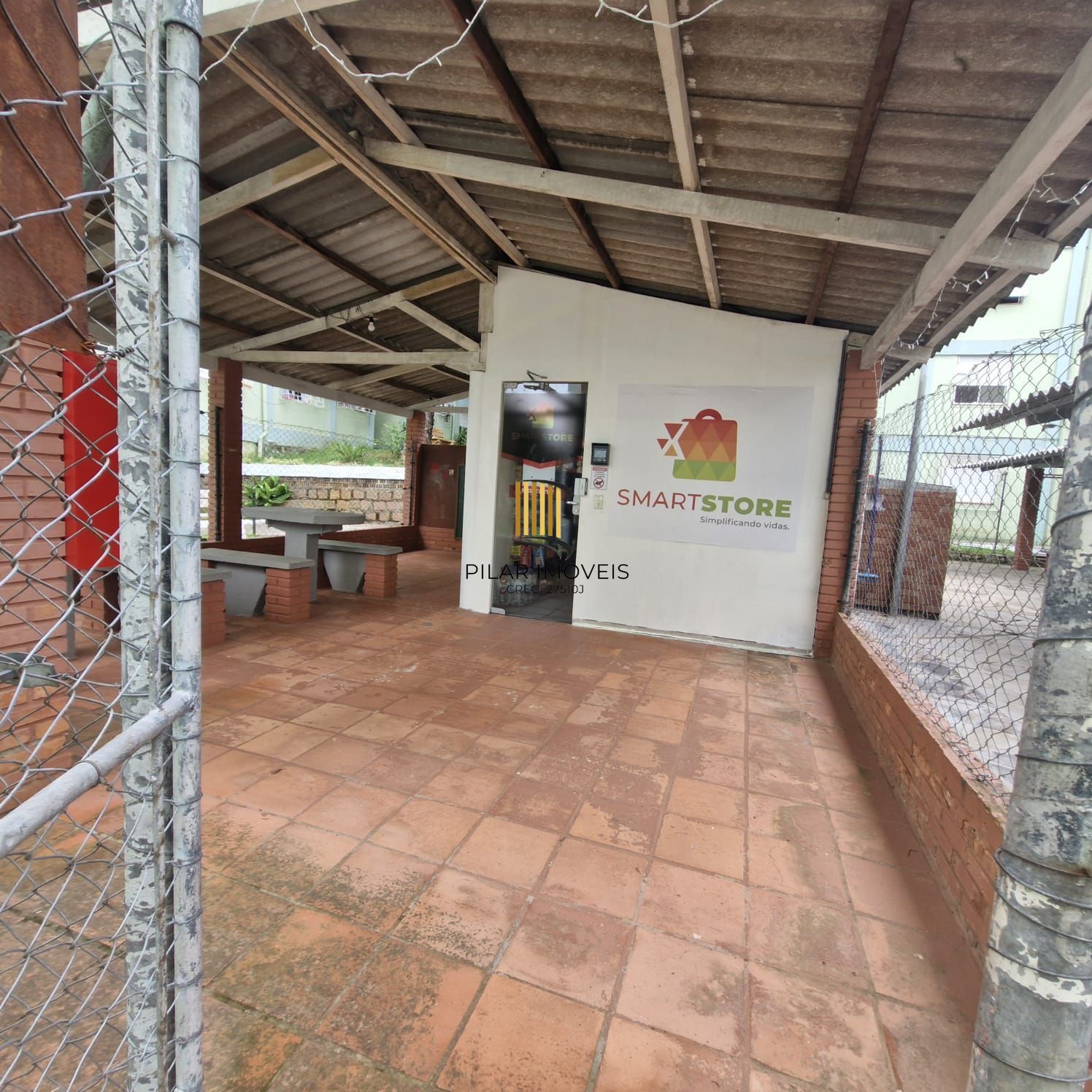 Apartamento de 2 dormitórios semi mobiliado no Bairro Camaquã