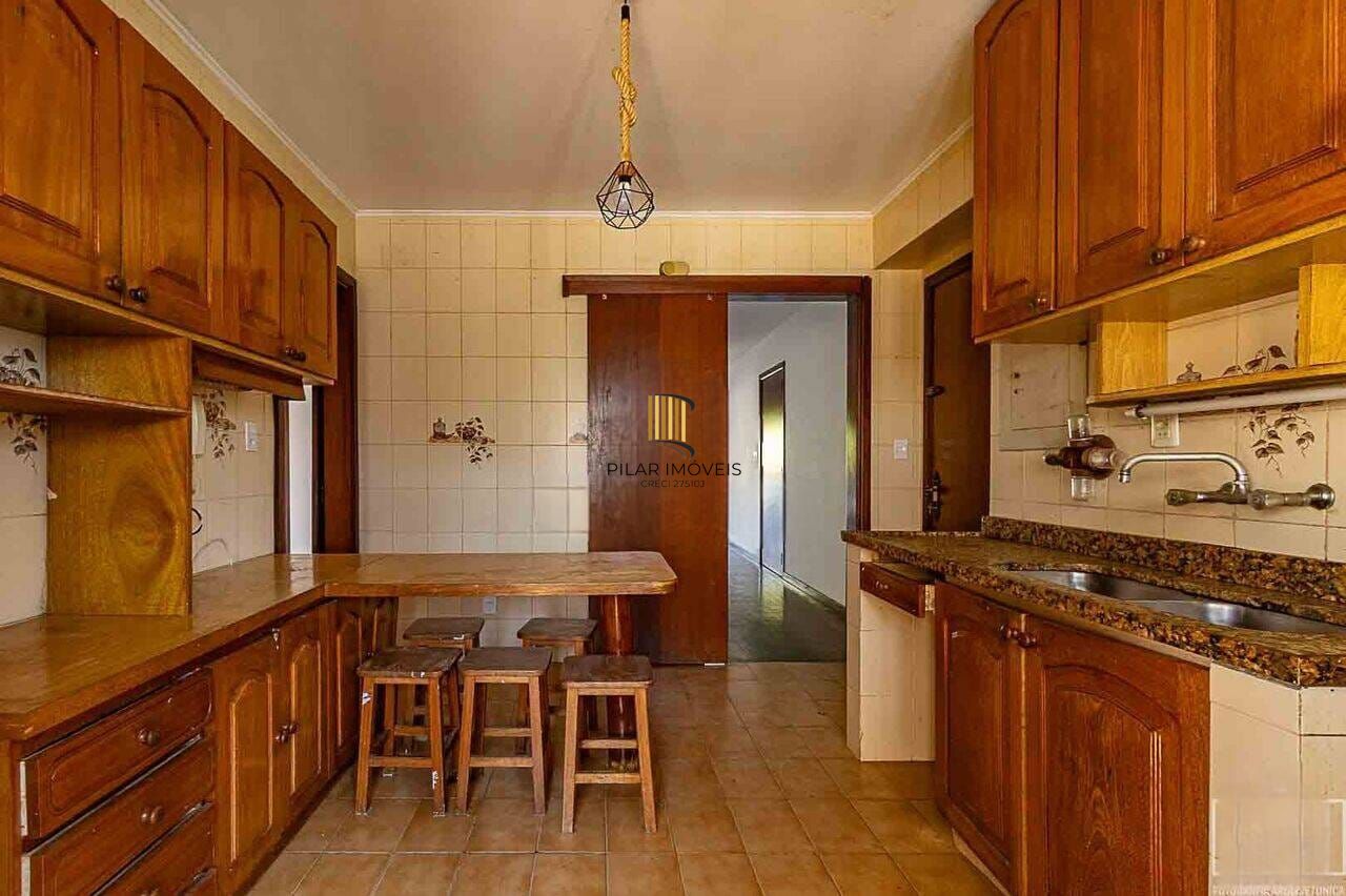 Apartamento no Bairro Jardim Lindóia -3 DORMITÓRIOS - 1 SUÍTE - 1 VAGA