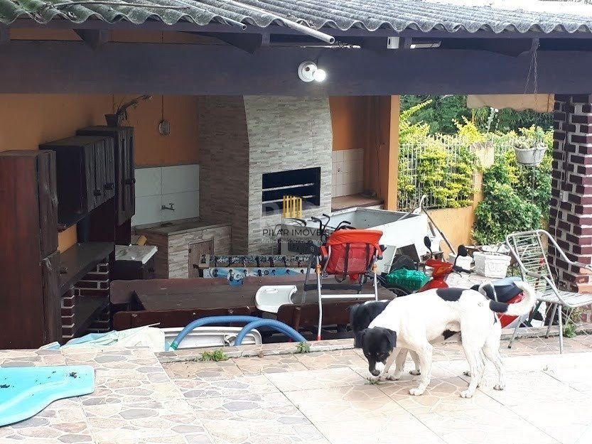Casa com 4 dormitórios no bairro Vila Nova