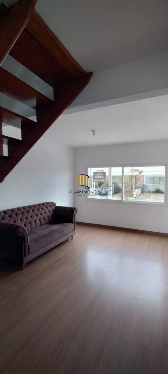 Sobrado no Bairro Hípica - 3 Dormitórios