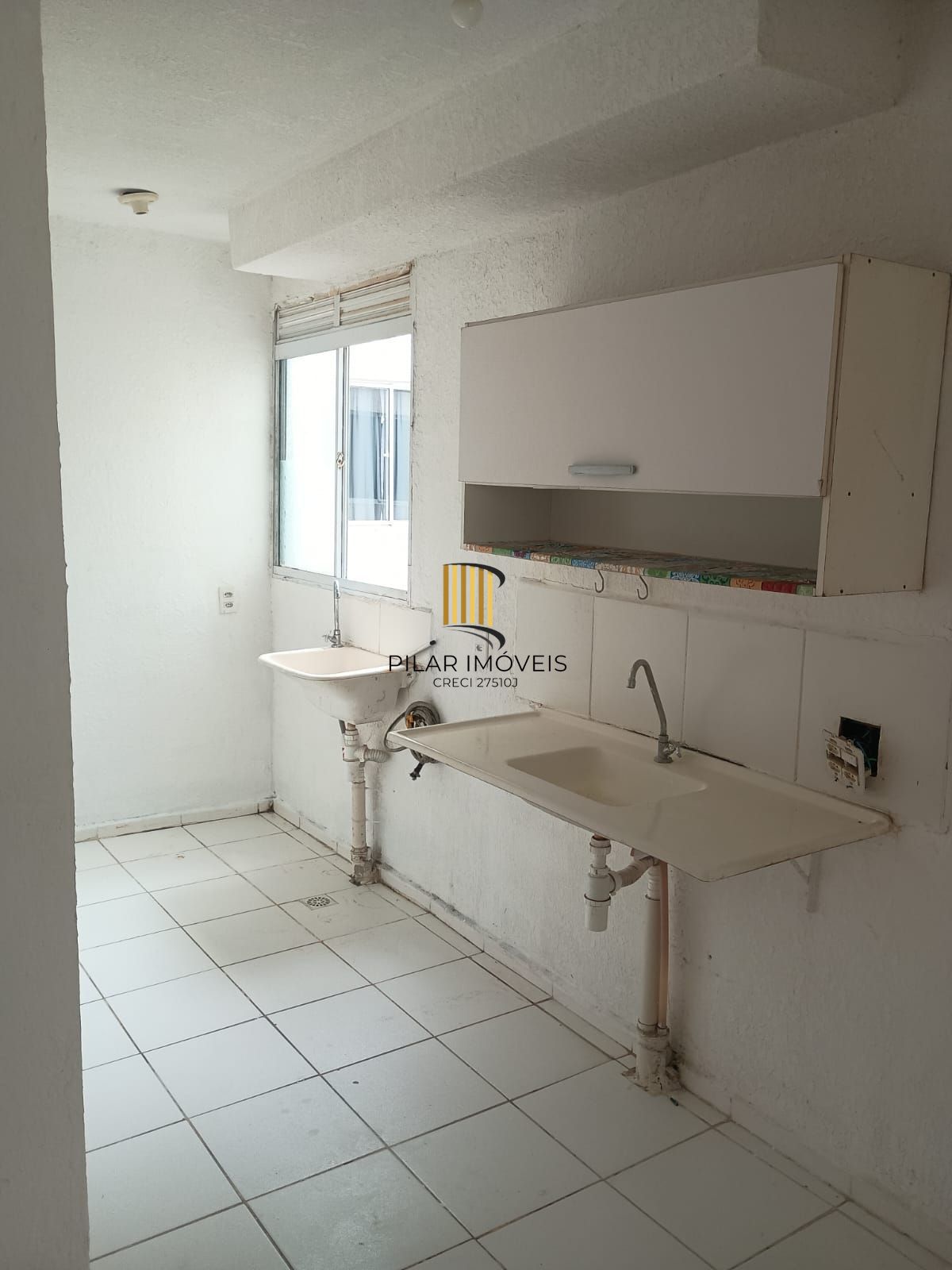 Apartamento de 2 dormitórios semi mobiliado na Hípica