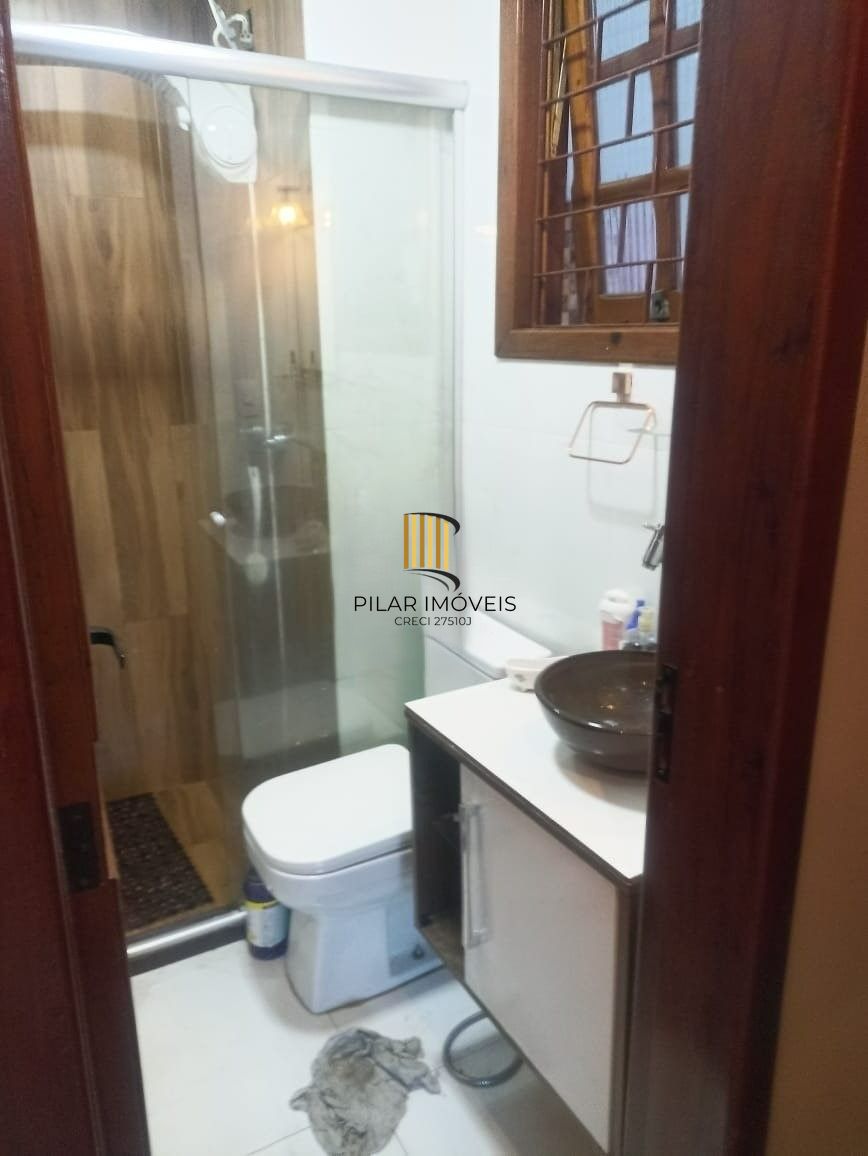 Casa no bairro Camaquã - 3 dormitórios