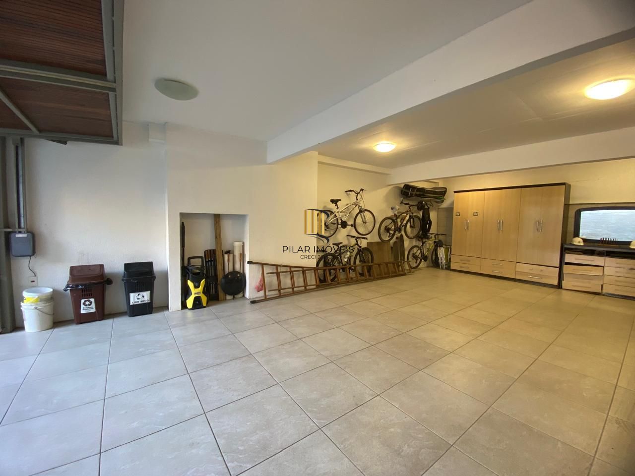 Casa em Ipanema com 4 Dormitórios sendo 3 Suíte