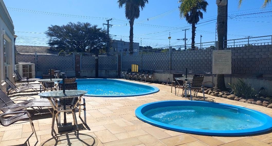 Casa em condomínio no bairro Hípica - 2 dormitórios - 1 Vaga