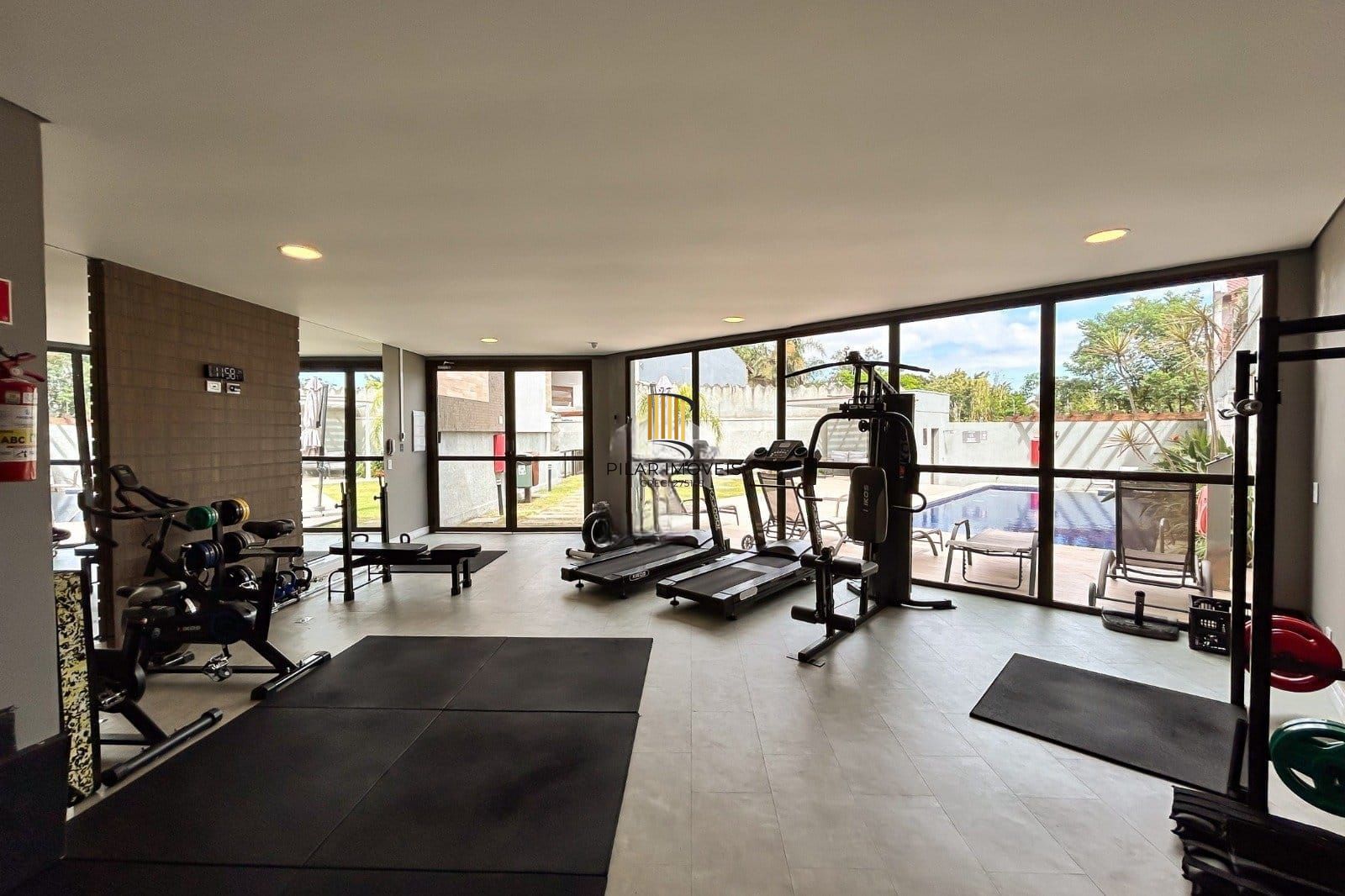 Apartamento no bairro Ipanema, 3 dormitórios - 1 suíte - 2 vagas