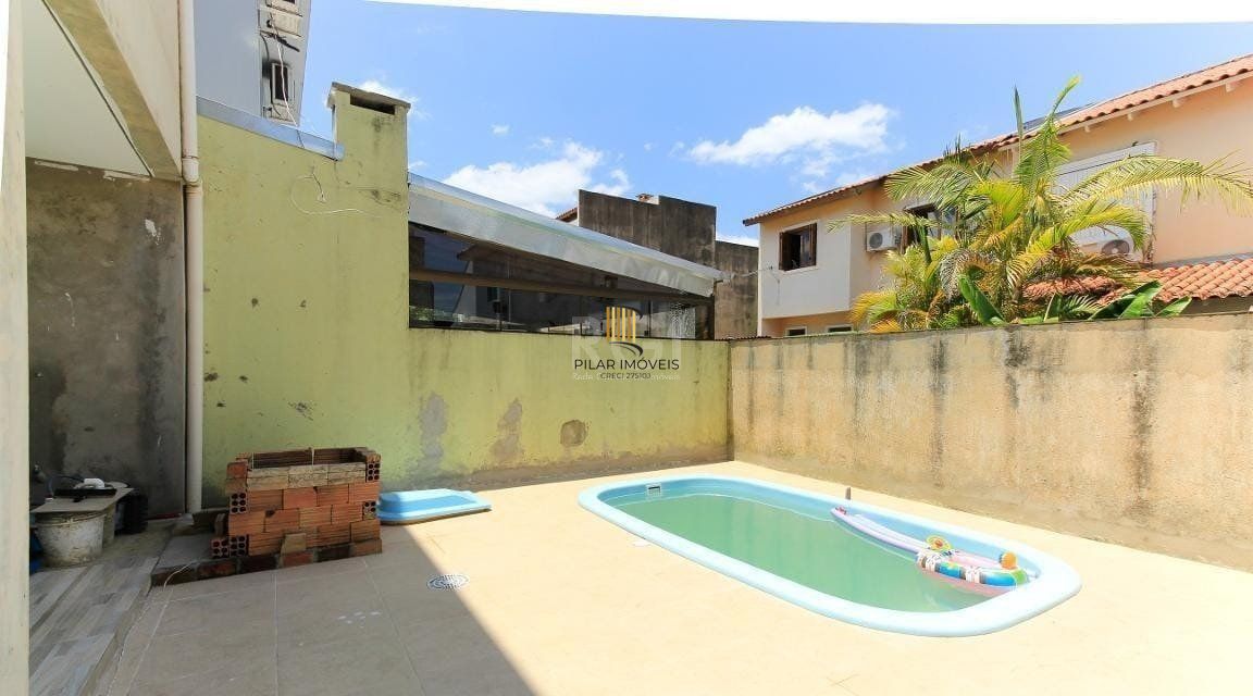 Casa no bairro Hípica - 3 dormitórios