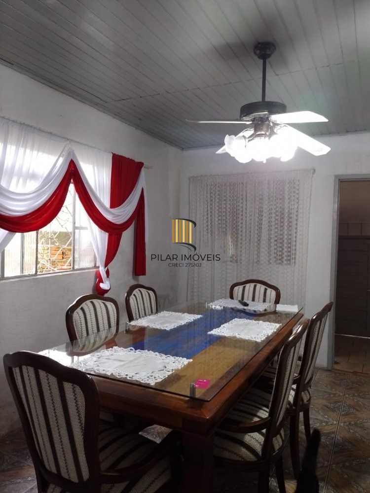 Casa com 3 dormitórios no bairro Restinga