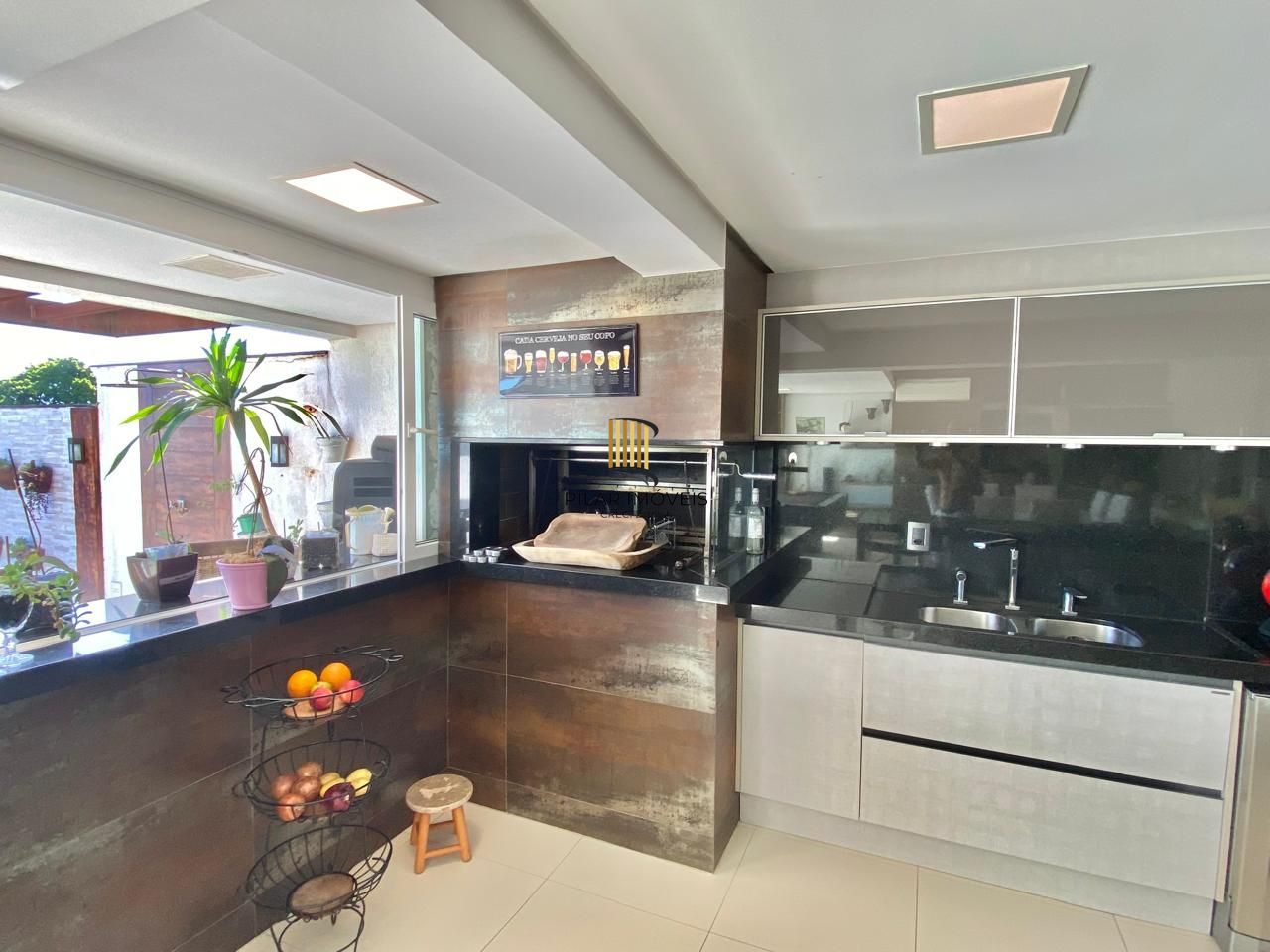 Casa em Ipanema com 4 Dormitórios sendo 3 Suíte