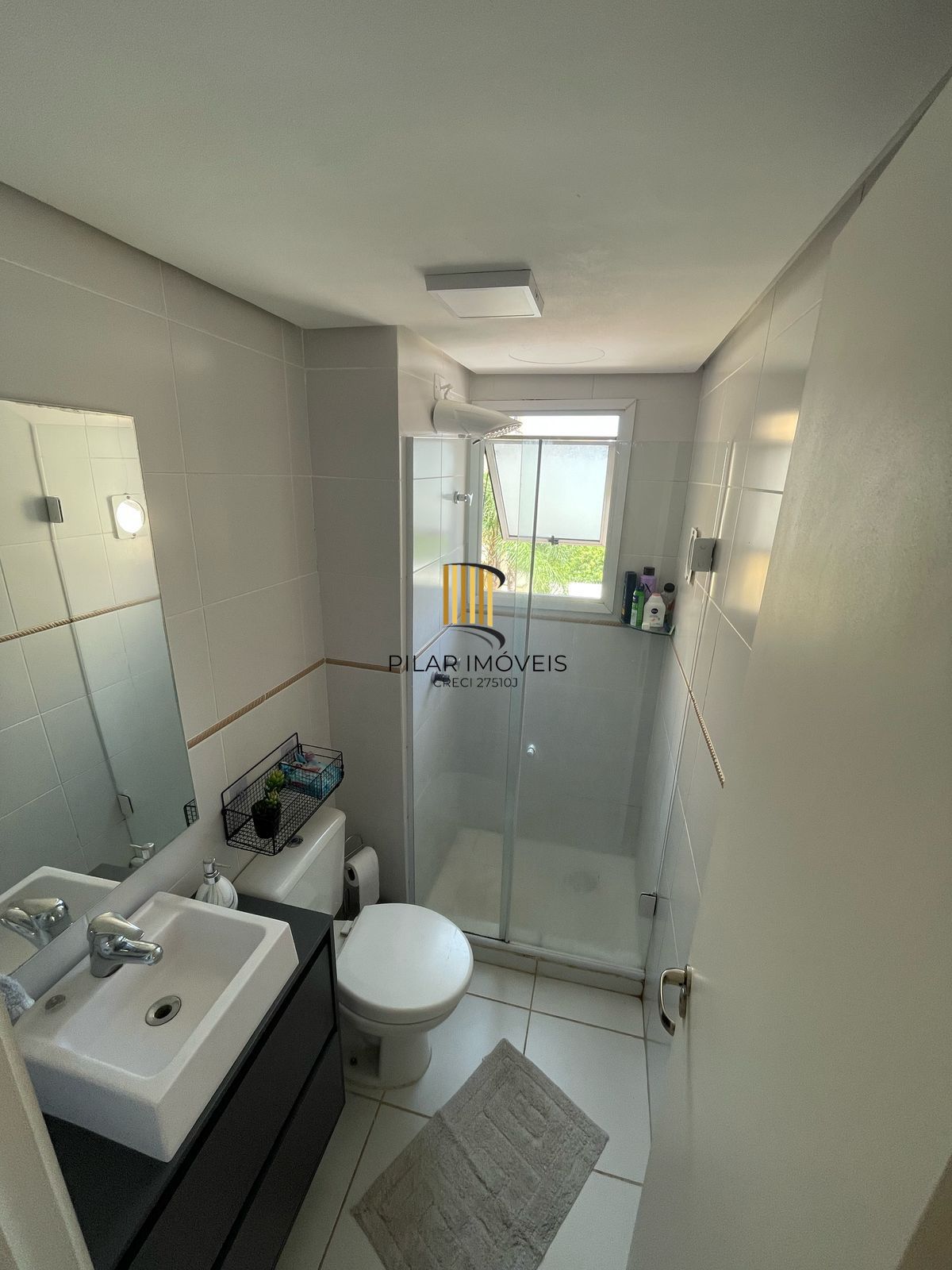 Apartamento semi mobiliado no bairro Hípica - 2 dormitórios