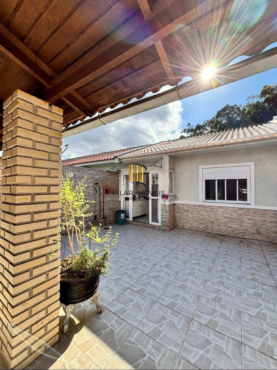 Casa 2 dormitórios Bairro Hípica - Zona Sul