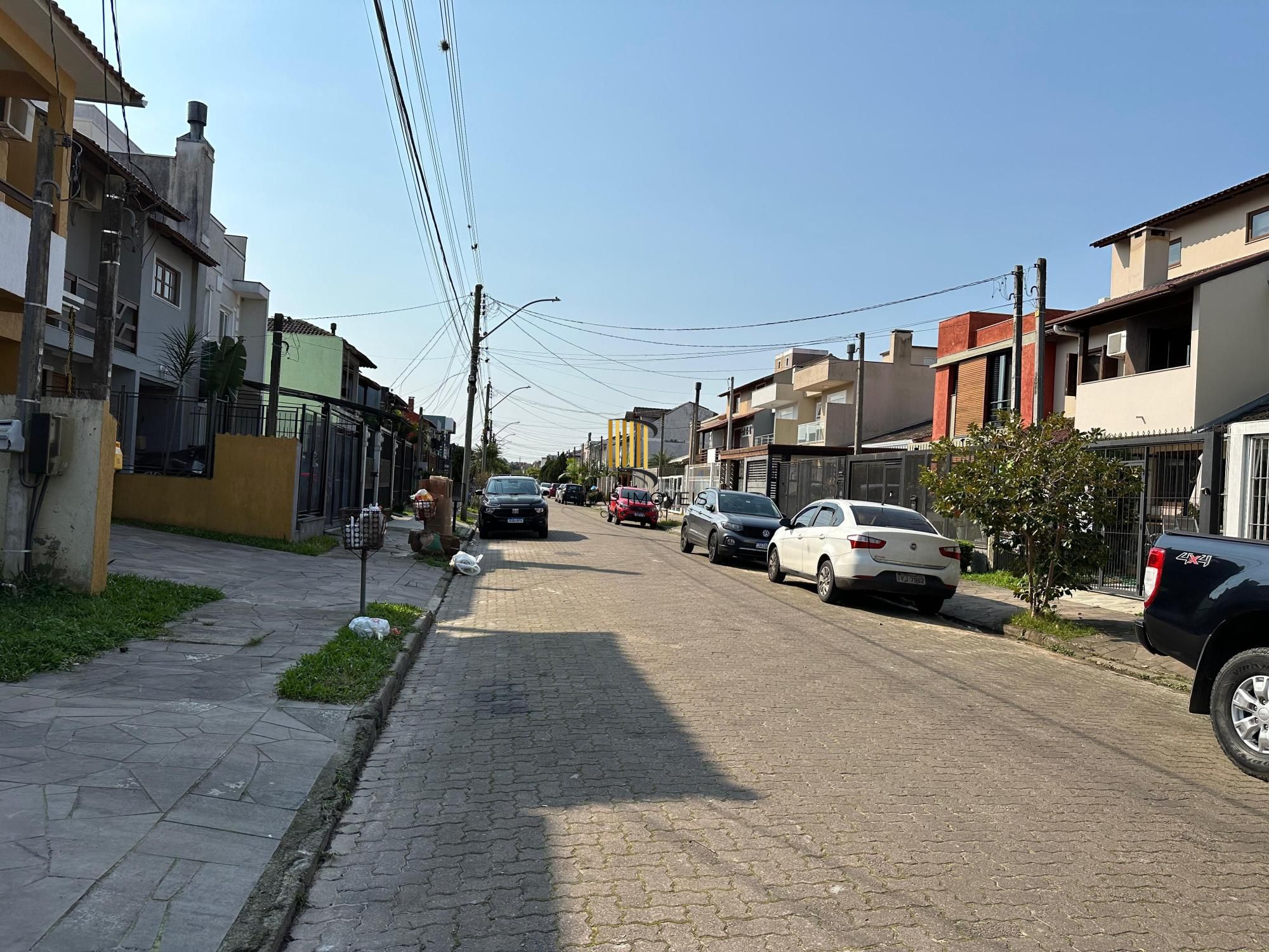 Casa 3 dormitórios no Bairro Hípica - Jardins do Prado