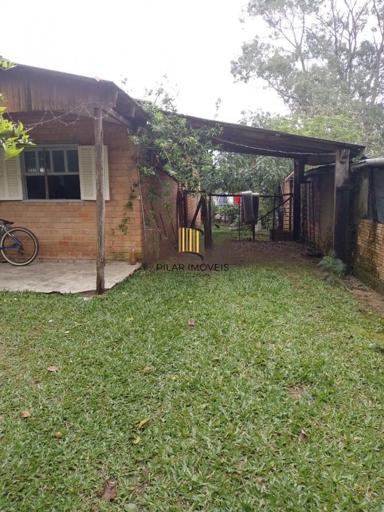 Casa com 3 dormitórios no bairro Restinga