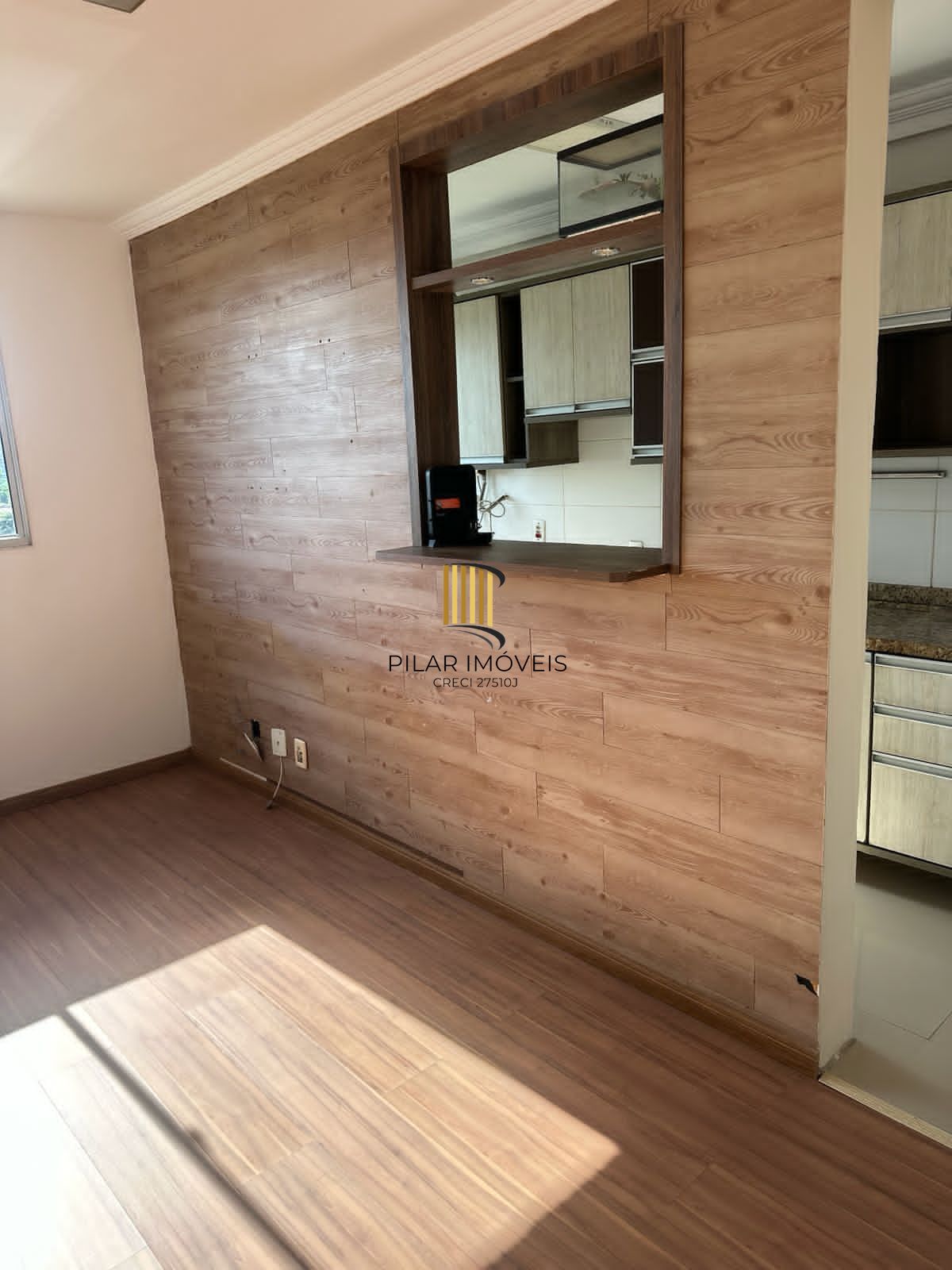 Apartamento com suíte semi mobiliado