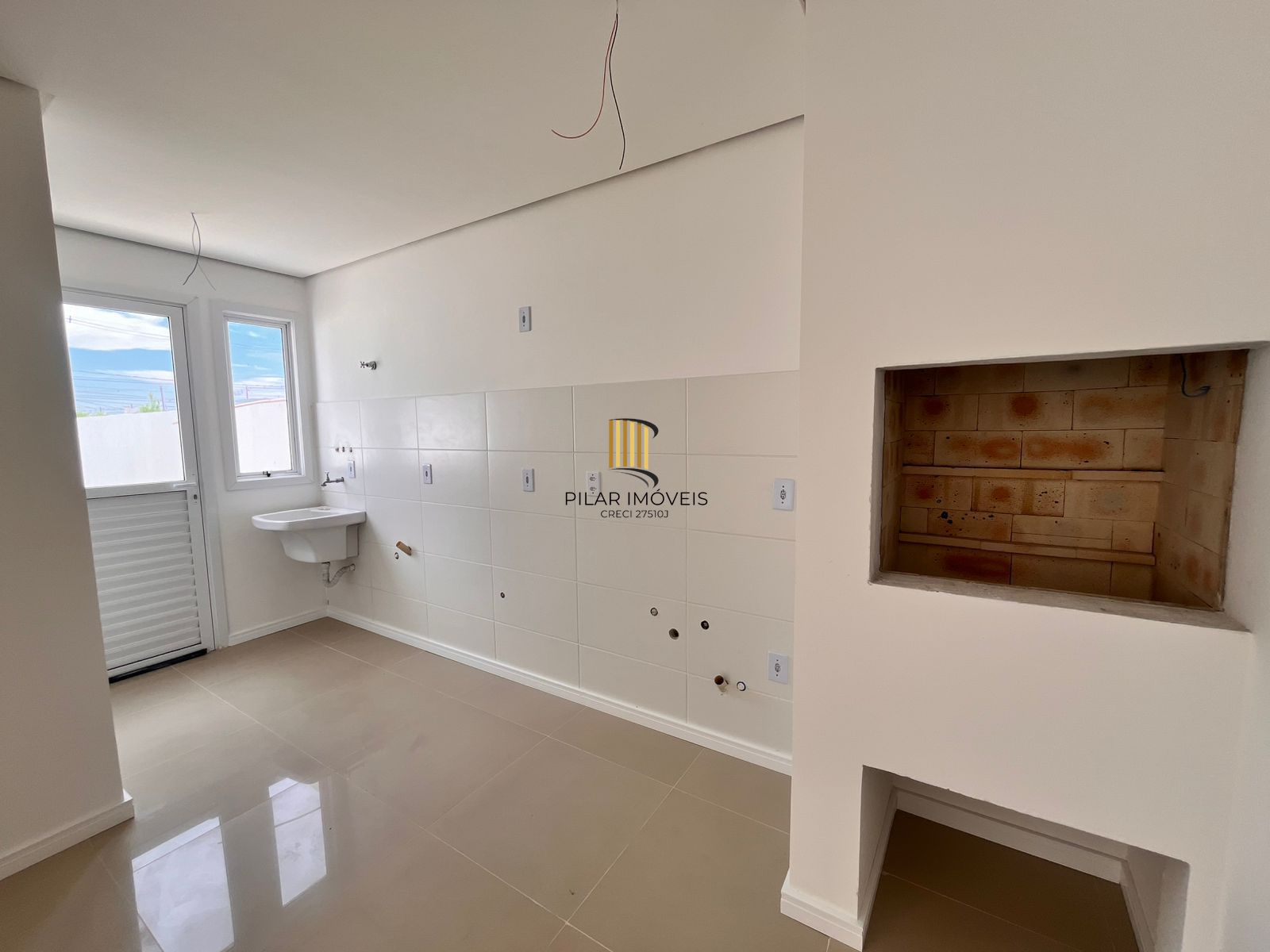 Casa no Bairro Aberta dos Morros - 3 Dormitórios Sendo 1 Suíte