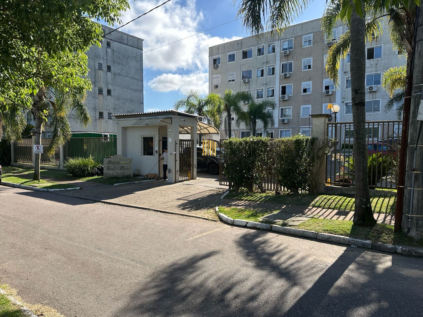 Apartamento com suíte semi mobiliado - Pilar Imóveis