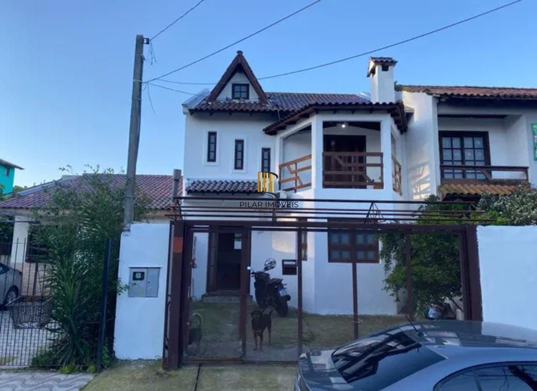 Casa no bairro Hípica - 3 dormitórios