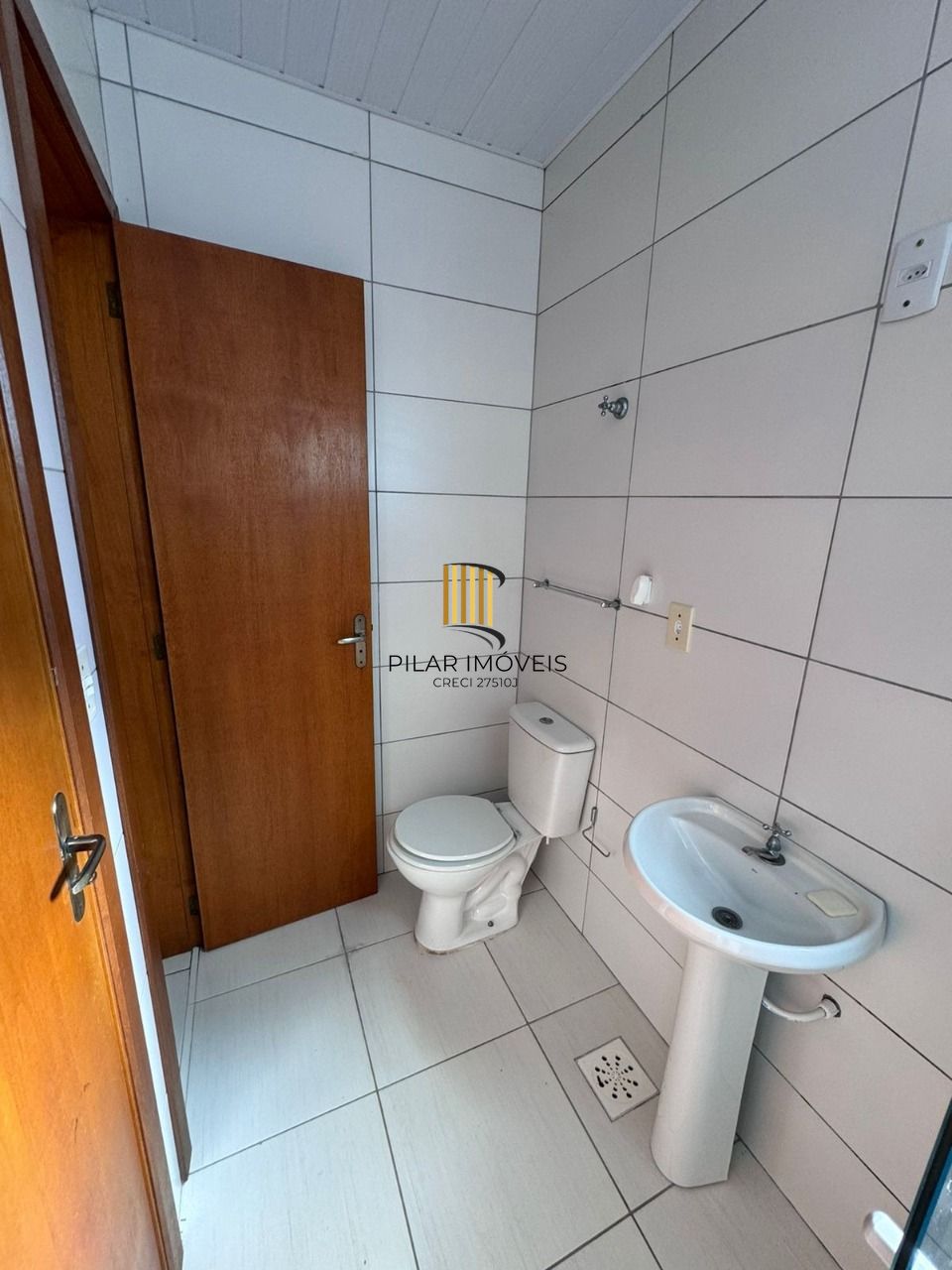 Casa 3 dormitórios no bairro Hípica