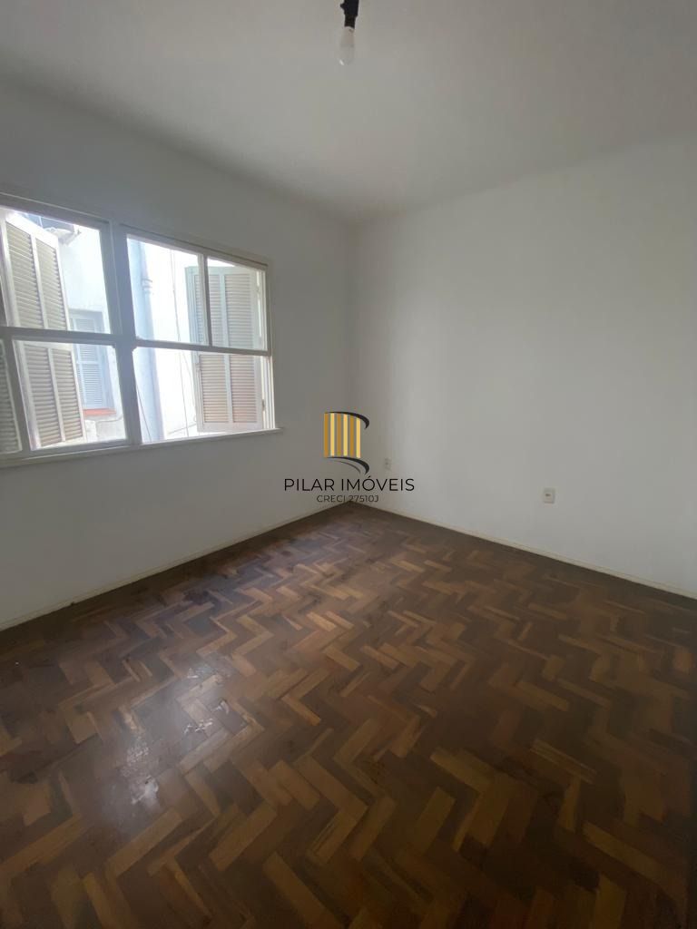 Apartamento de dois dormitórios localizado no bairro Passo da Arreia