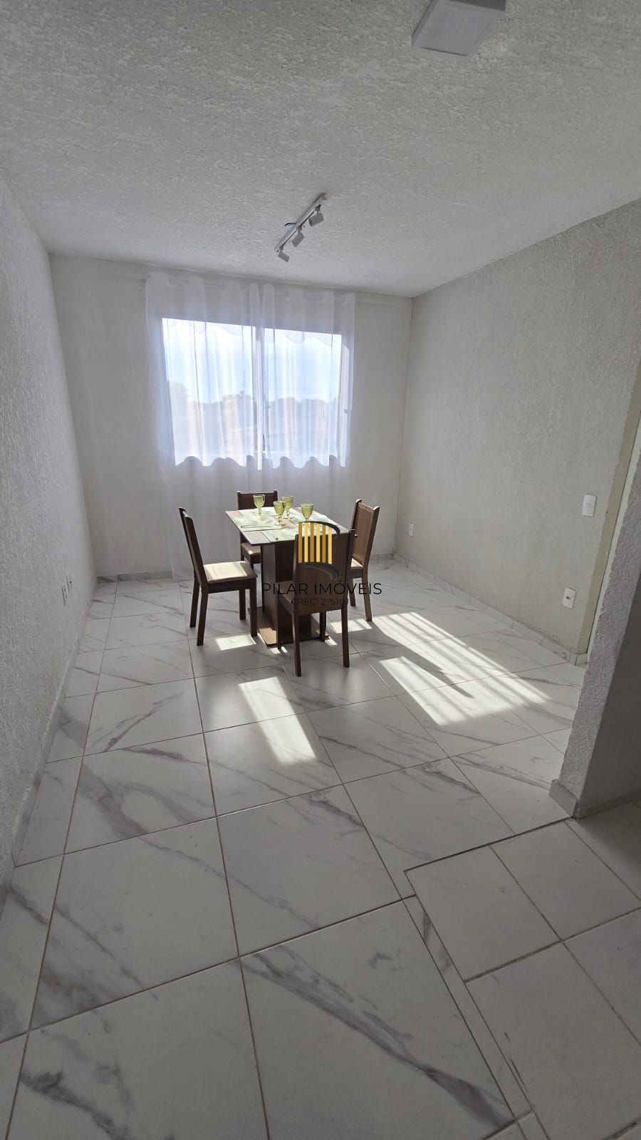Apartamento no bairro Restinga - 2 DORMITÓRIOS