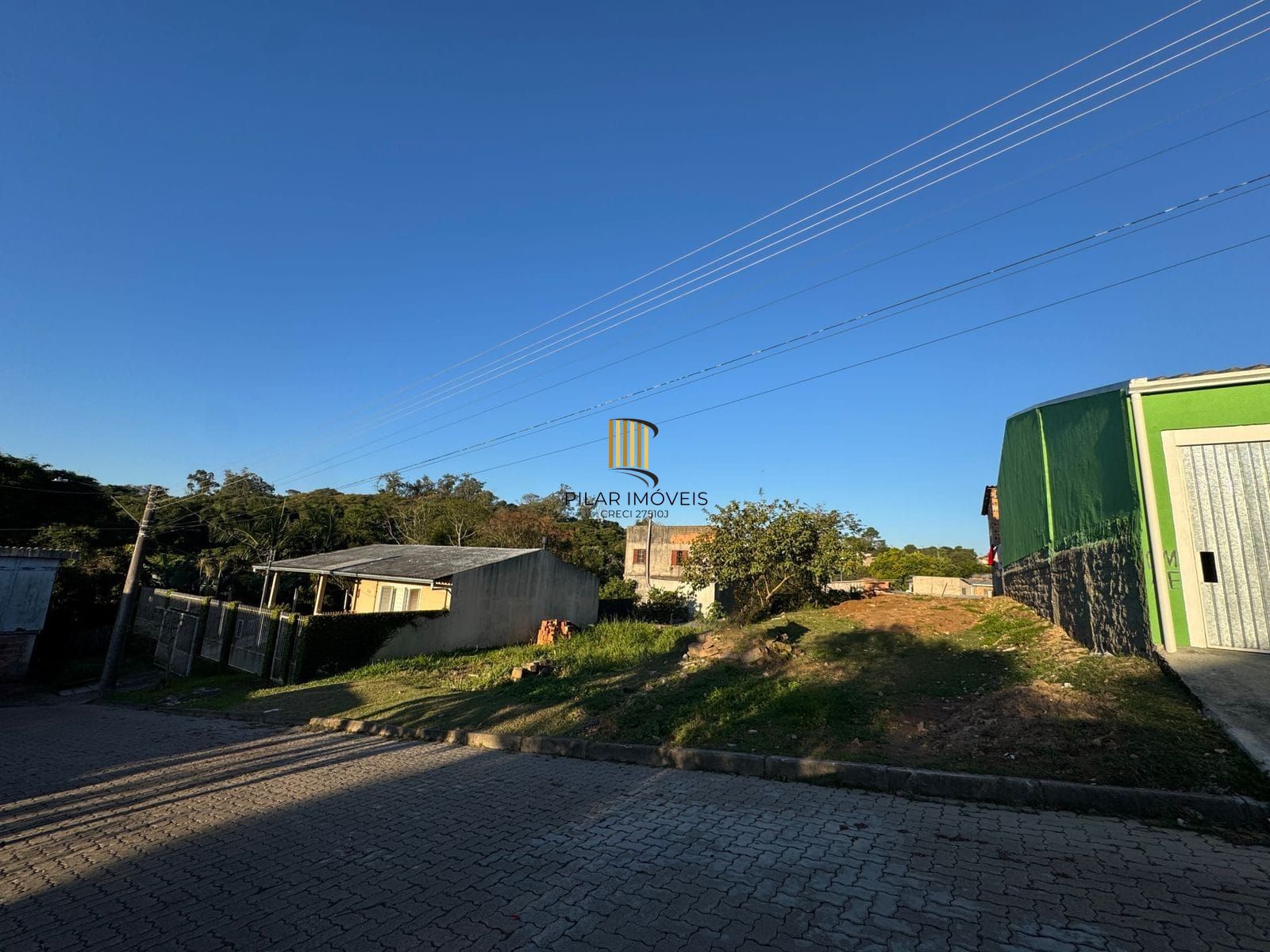 Terreno a venda no bairro Lomba do Pinheiro