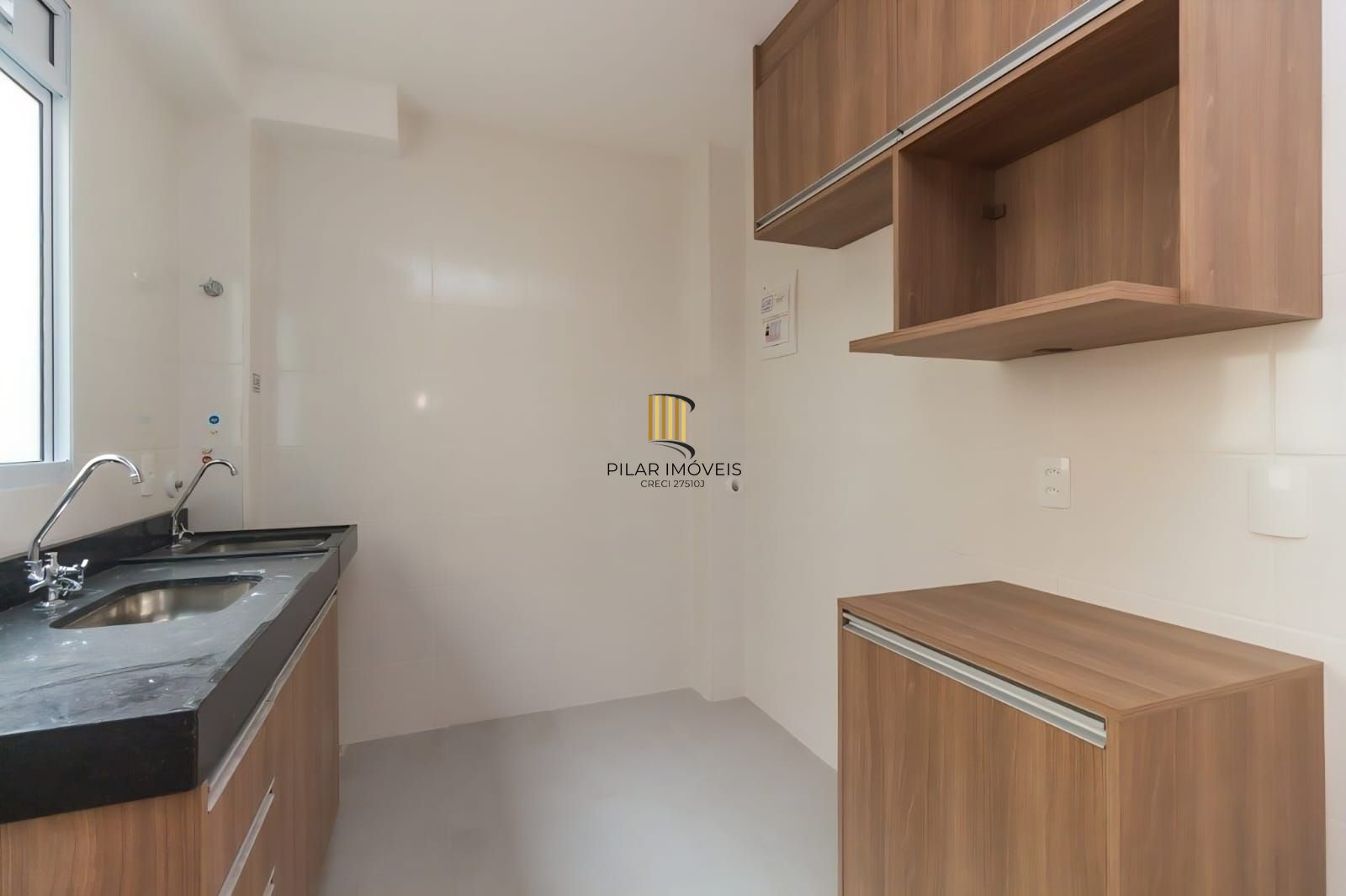 Apartamento com 2 dormitórios- Restinga