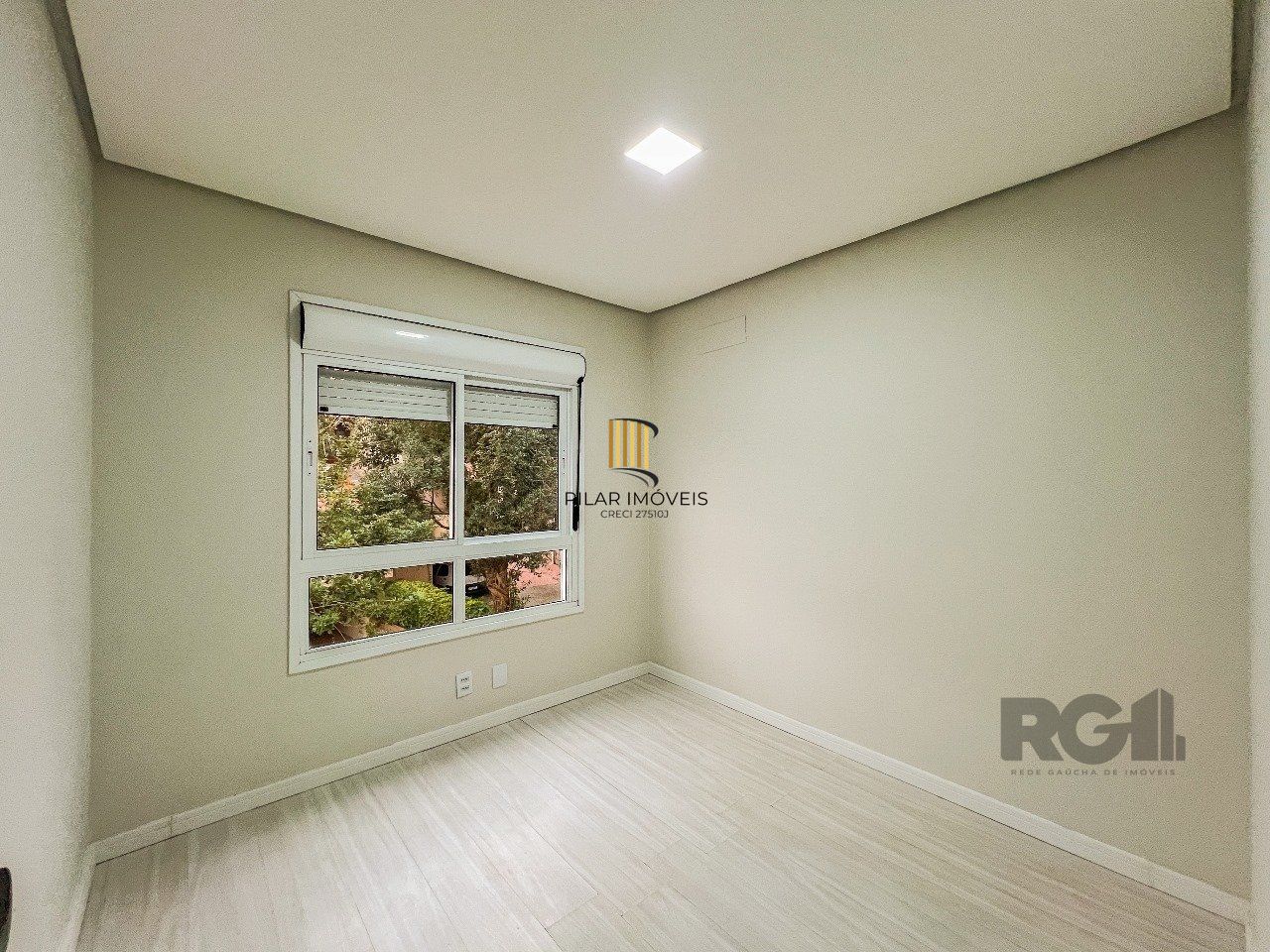 Casa em Condomínio no bairro Pedra Redonda - 5 dormitórios