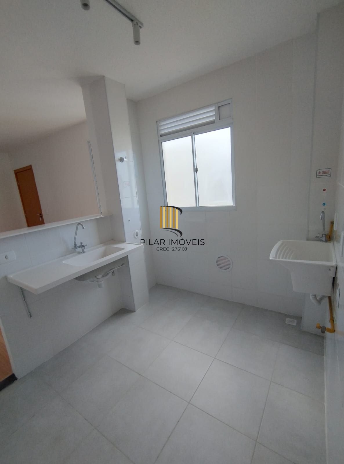 Apartamento de 2 Dormitórios Localizado na Av.Protasio