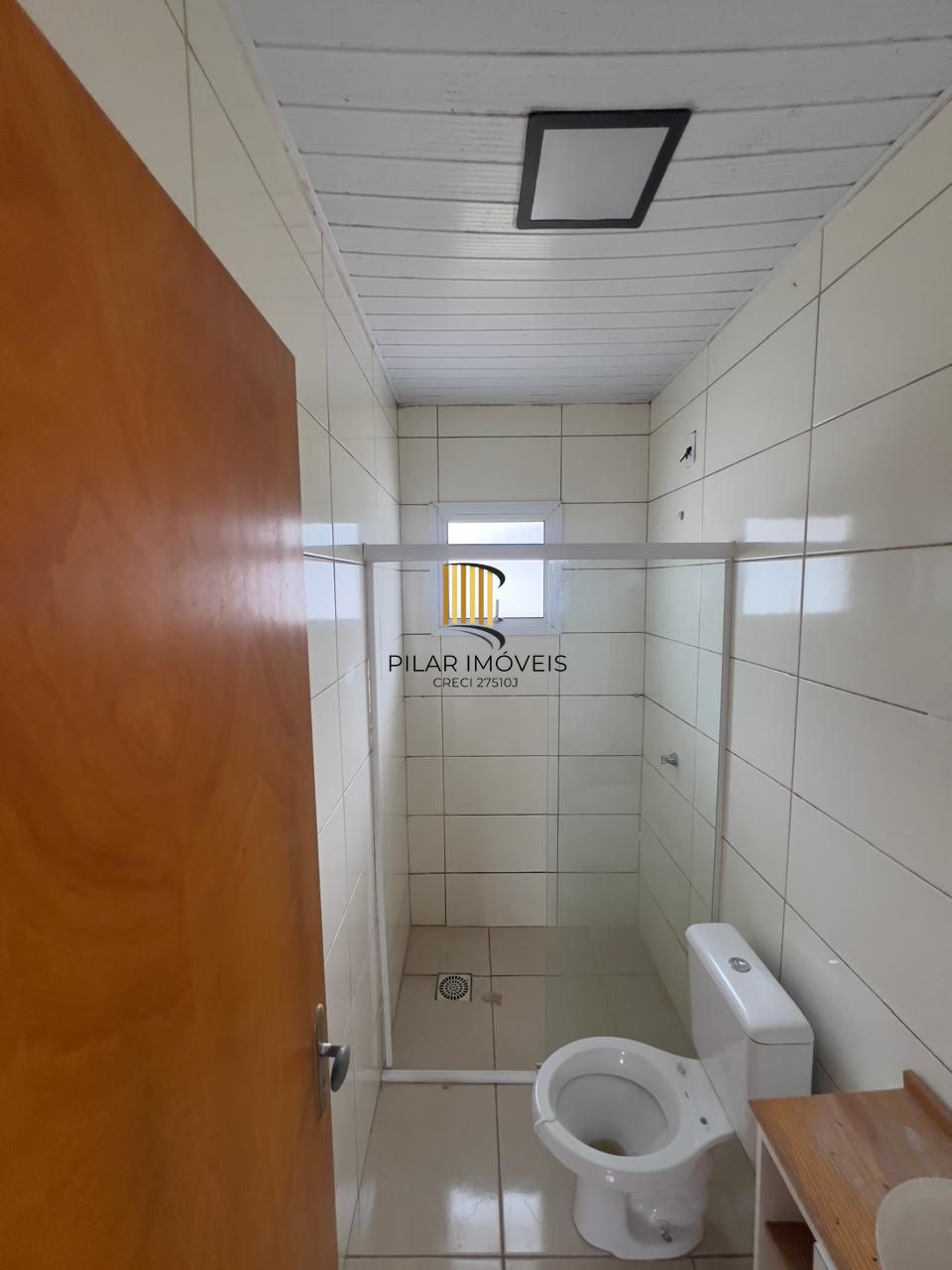 Casa com dois dormitórios no bairro Hípica - 1 vaga - financiável