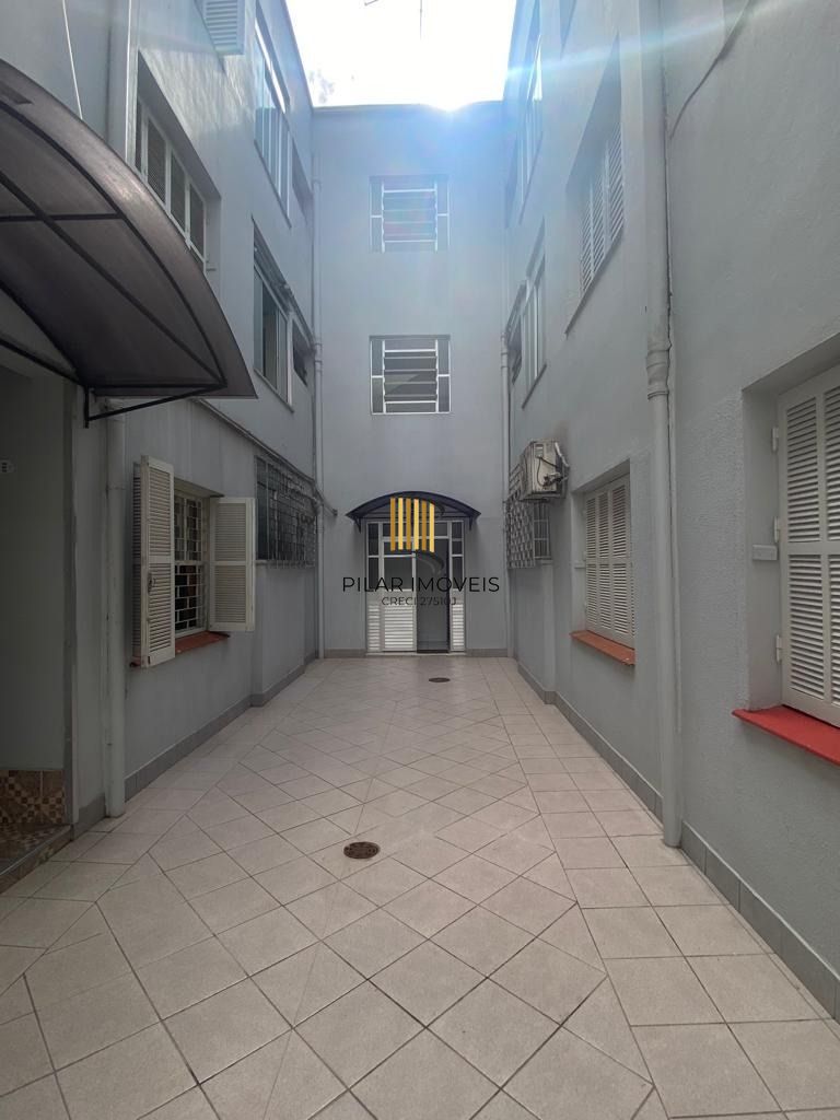 Apartamento de dois dormitórios localizado no bairro Passo da Arreia