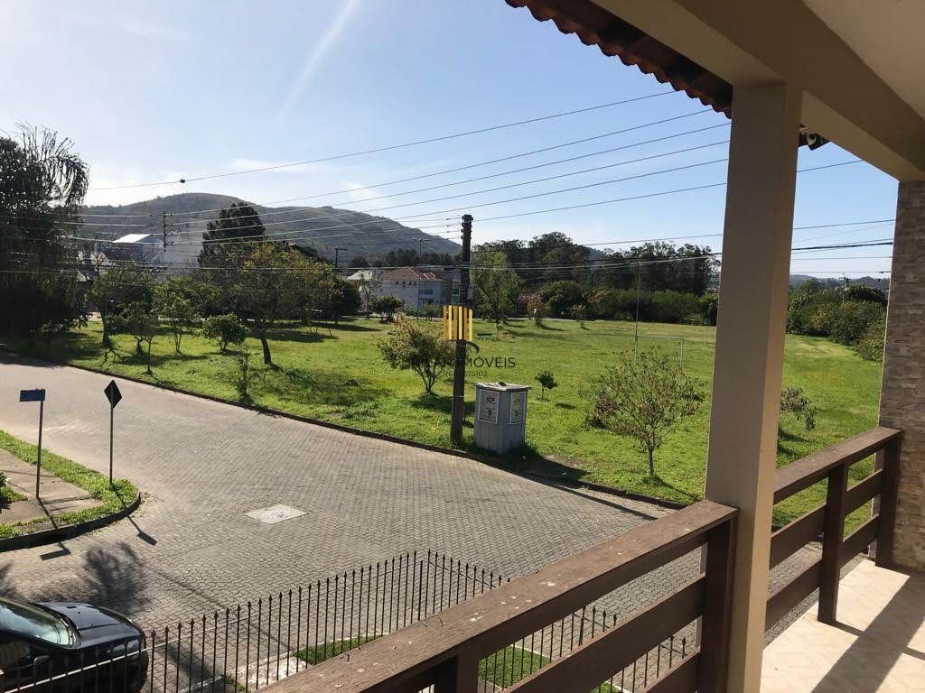 Sobrado semi mobiliado de 3 dormitorios sendo uma suite no bairro Hipica