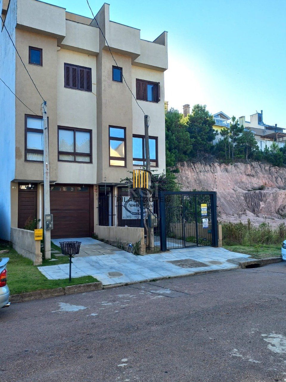 Sobrado no bairro Aberta dos Morros - Pilar Imóveis