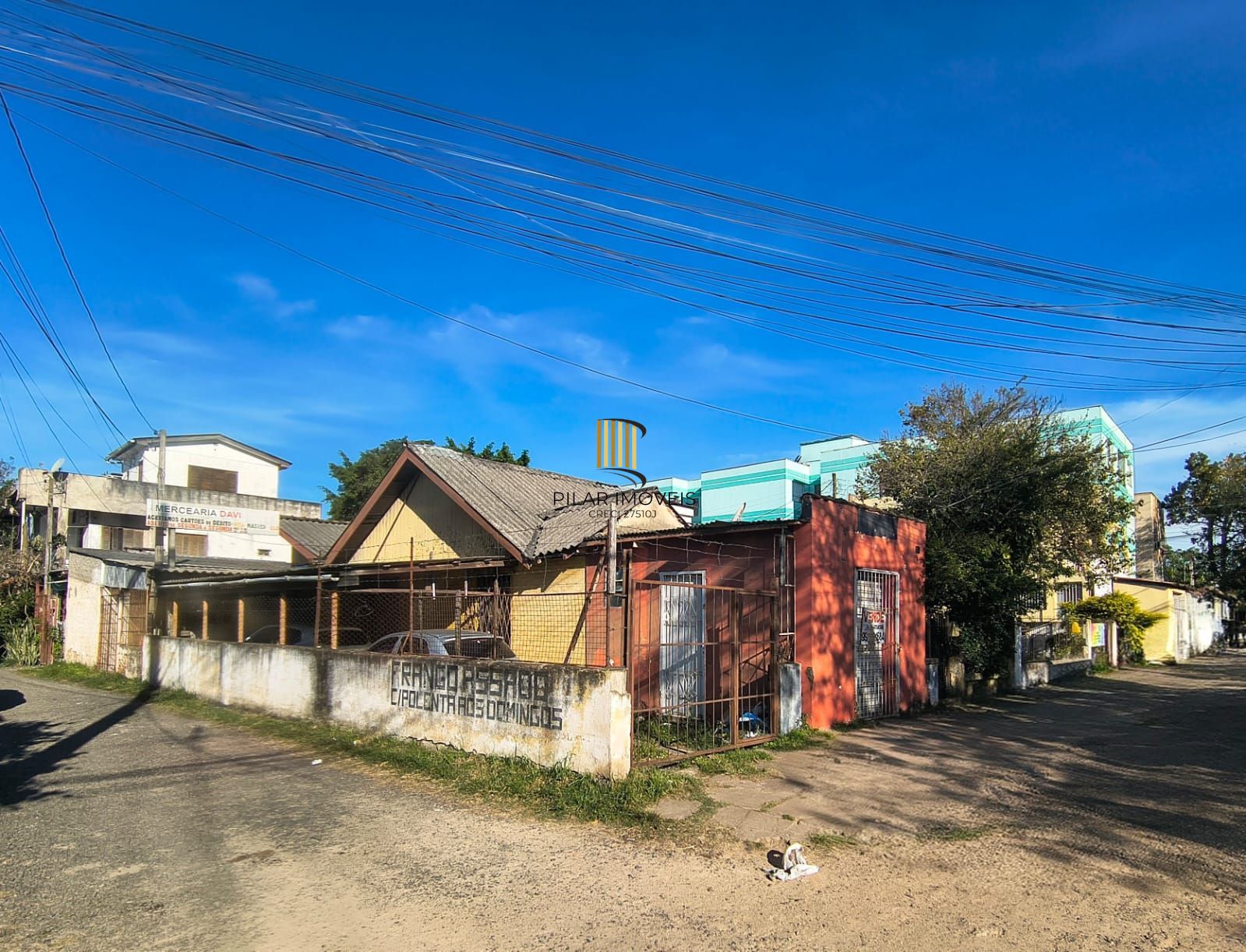 Casa de esquina no Bairro Camaquã - Pilar Imóveis