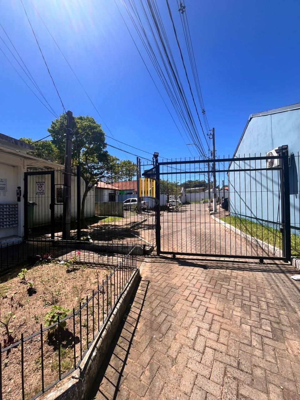 Casa em condomínio - 1 Dormitório