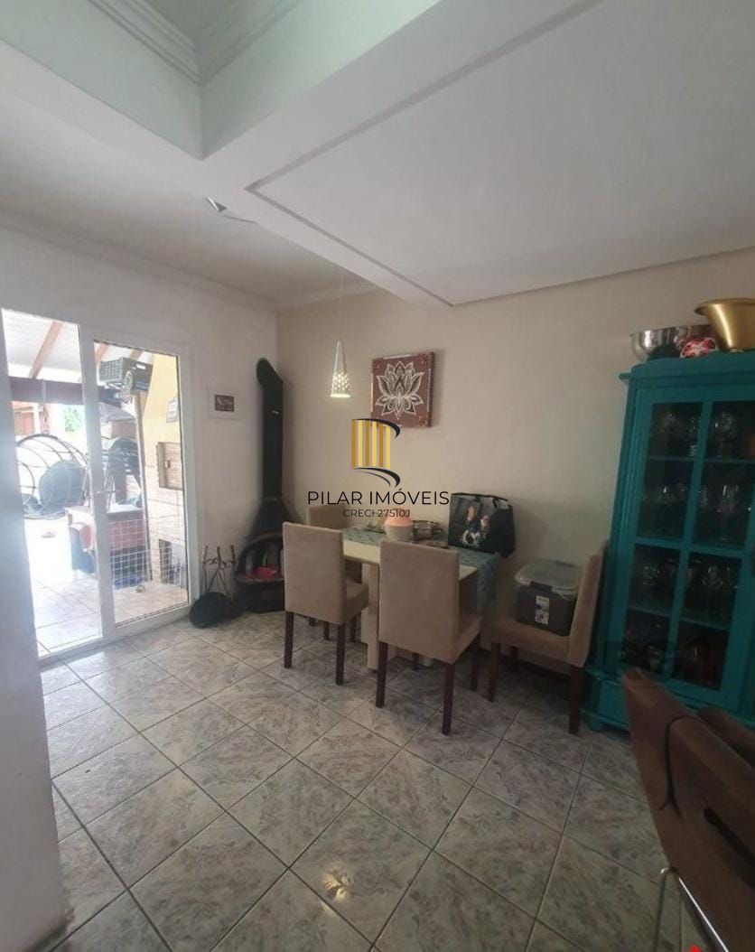 Casa em condomínio - 3 dormitórios