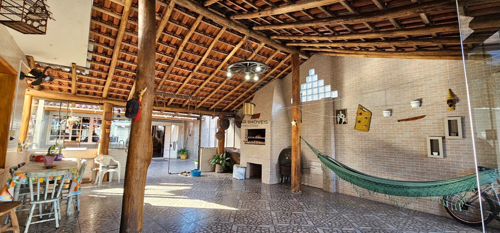 Casa 3 dormitórios Bairro Guarujá