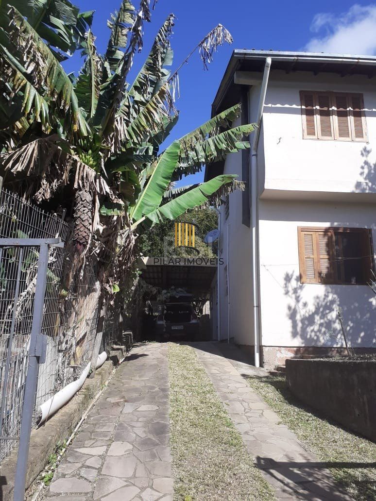 Casa para Venda - 300m², 5 dormitórios, 4 vagas - Vila Nova