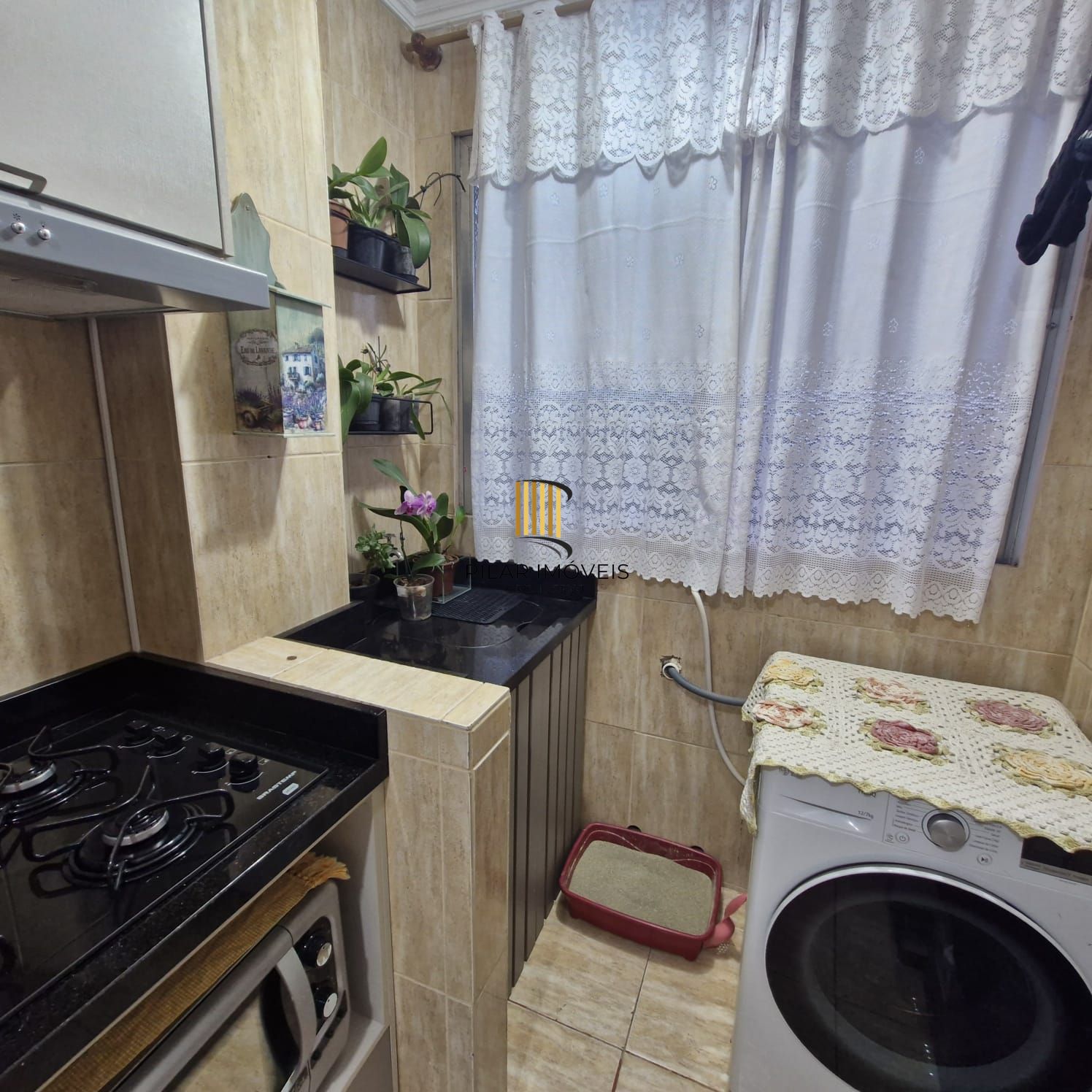 Apartamento de 2 dormitórios semi mobiliado no Bairro Camaquã