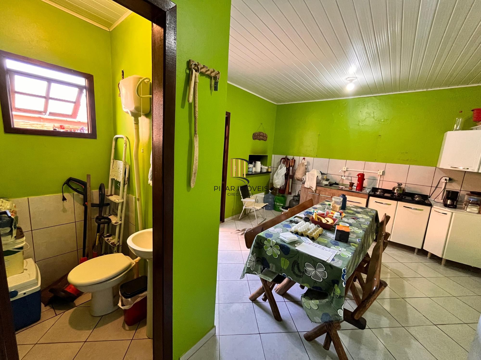 Casa no bairro Hípica - 1 Dormitório - 1 vaga coberta