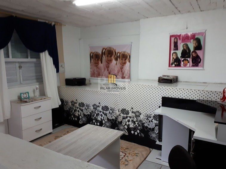 Casa com 4 dormitórios no bairro Vila Nova